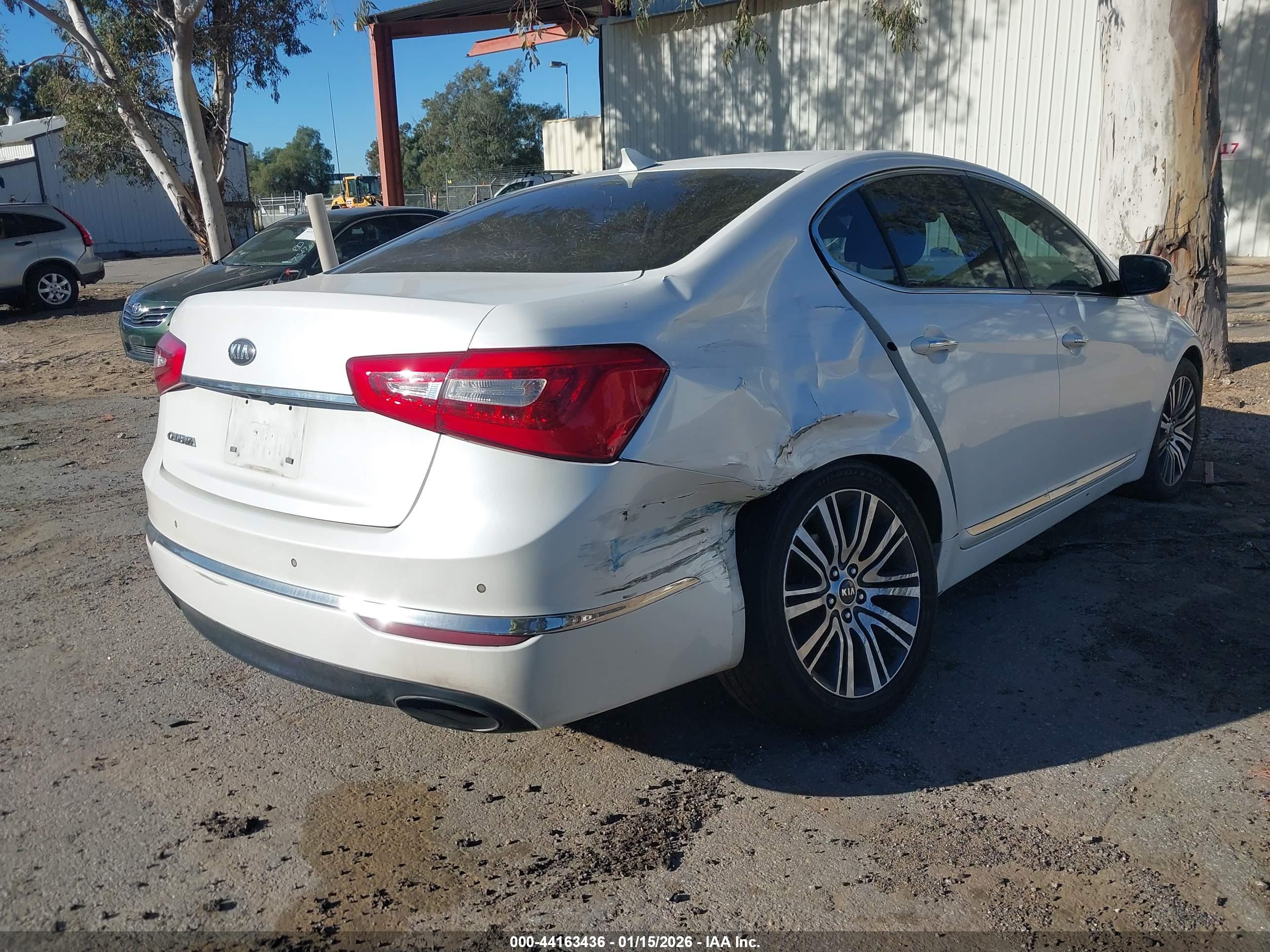KIA CADENZA image 4