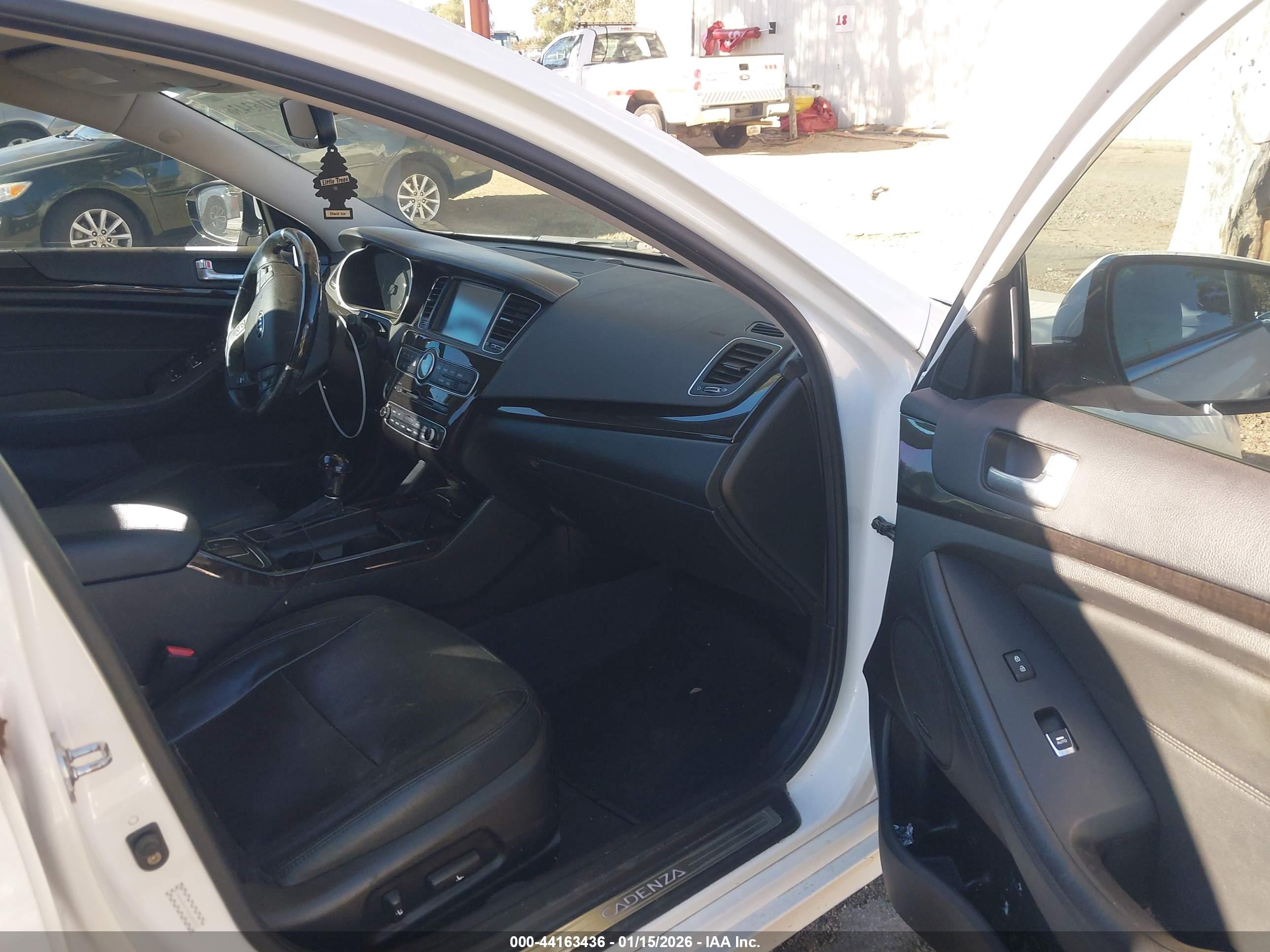 KIA CADENZA image 5