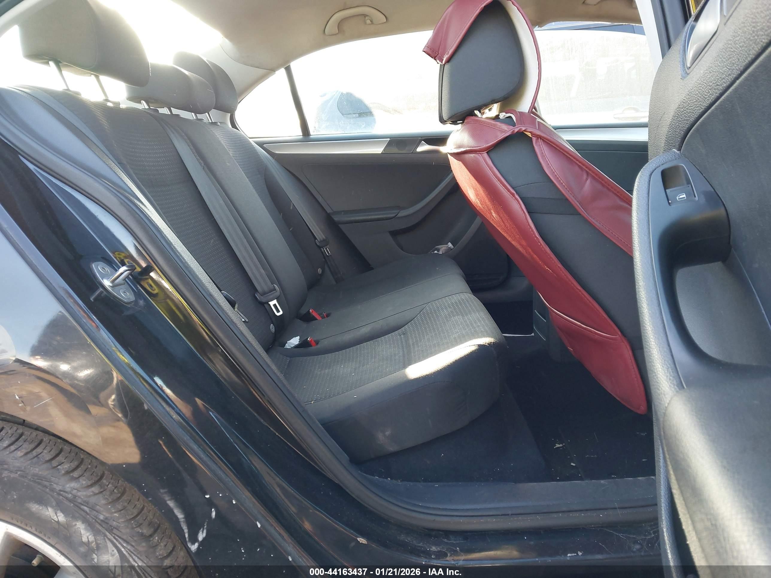VOLKSWAGEN JETTA image 8