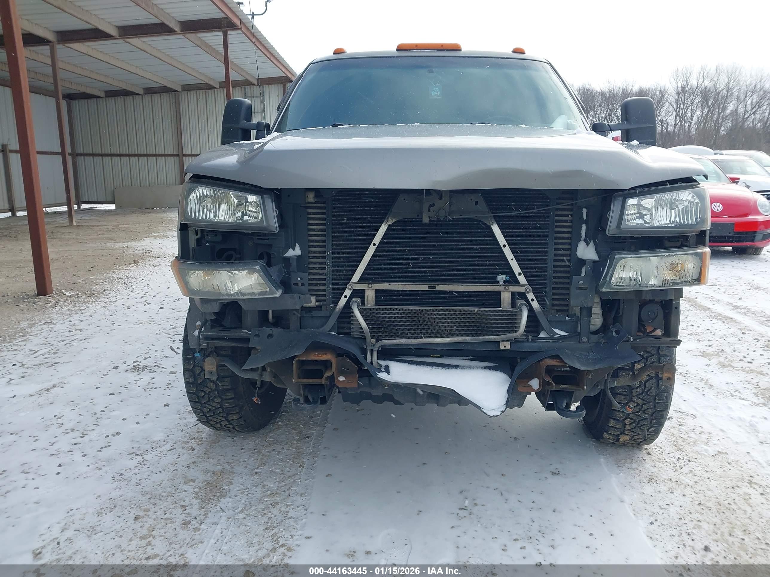 CHEVROLET SILVERADO image 6