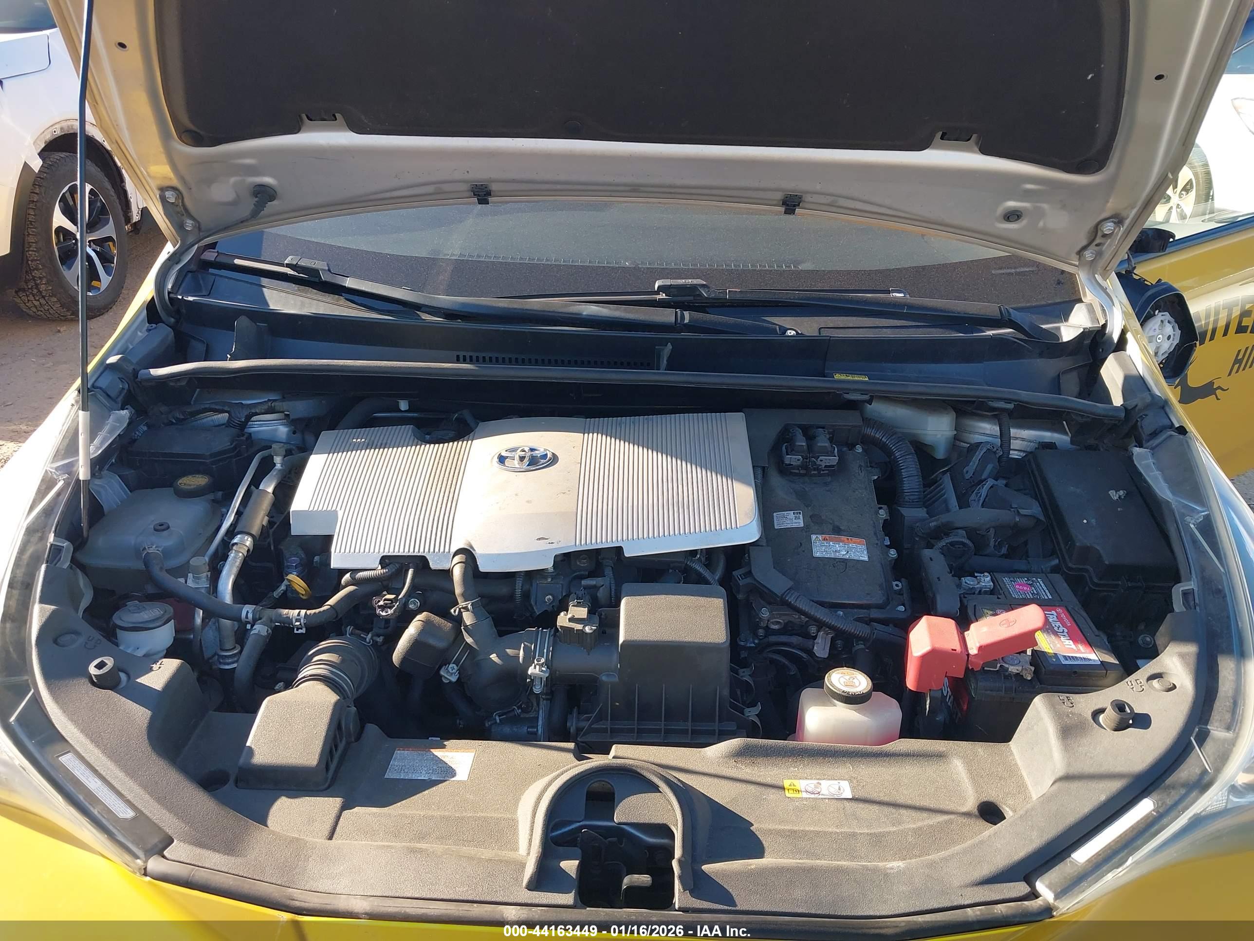 TOYOTA PRIUS image 10