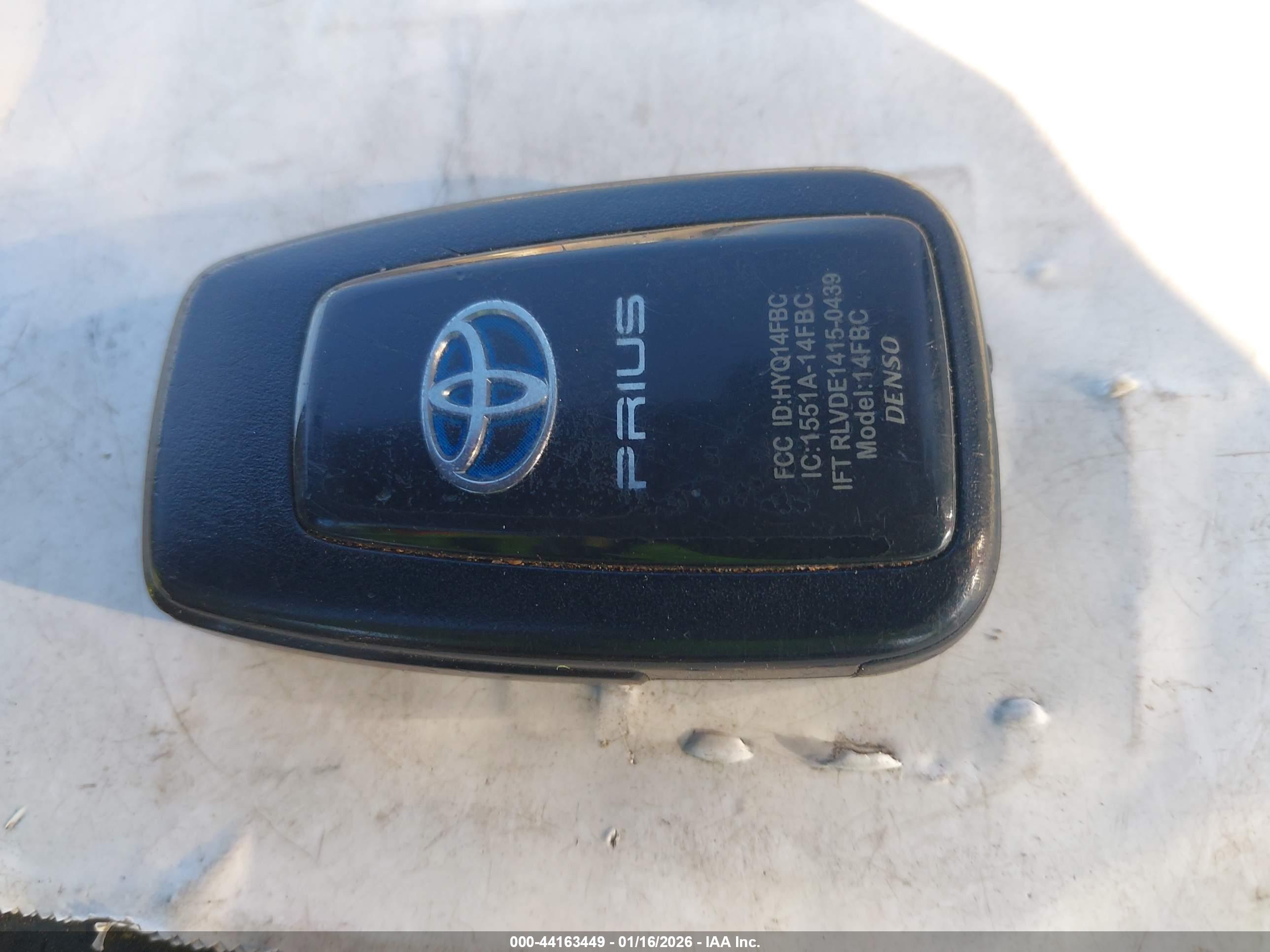 TOYOTA PRIUS image 11