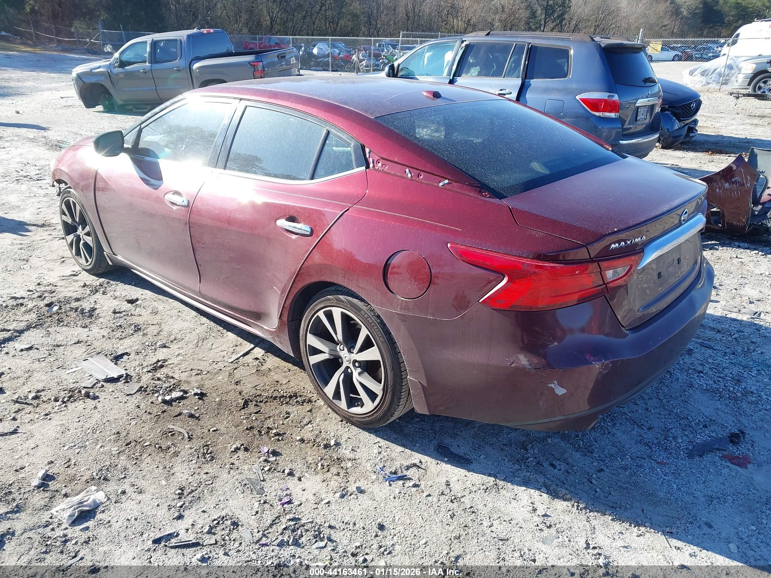 NISSAN MAXIMA image 3