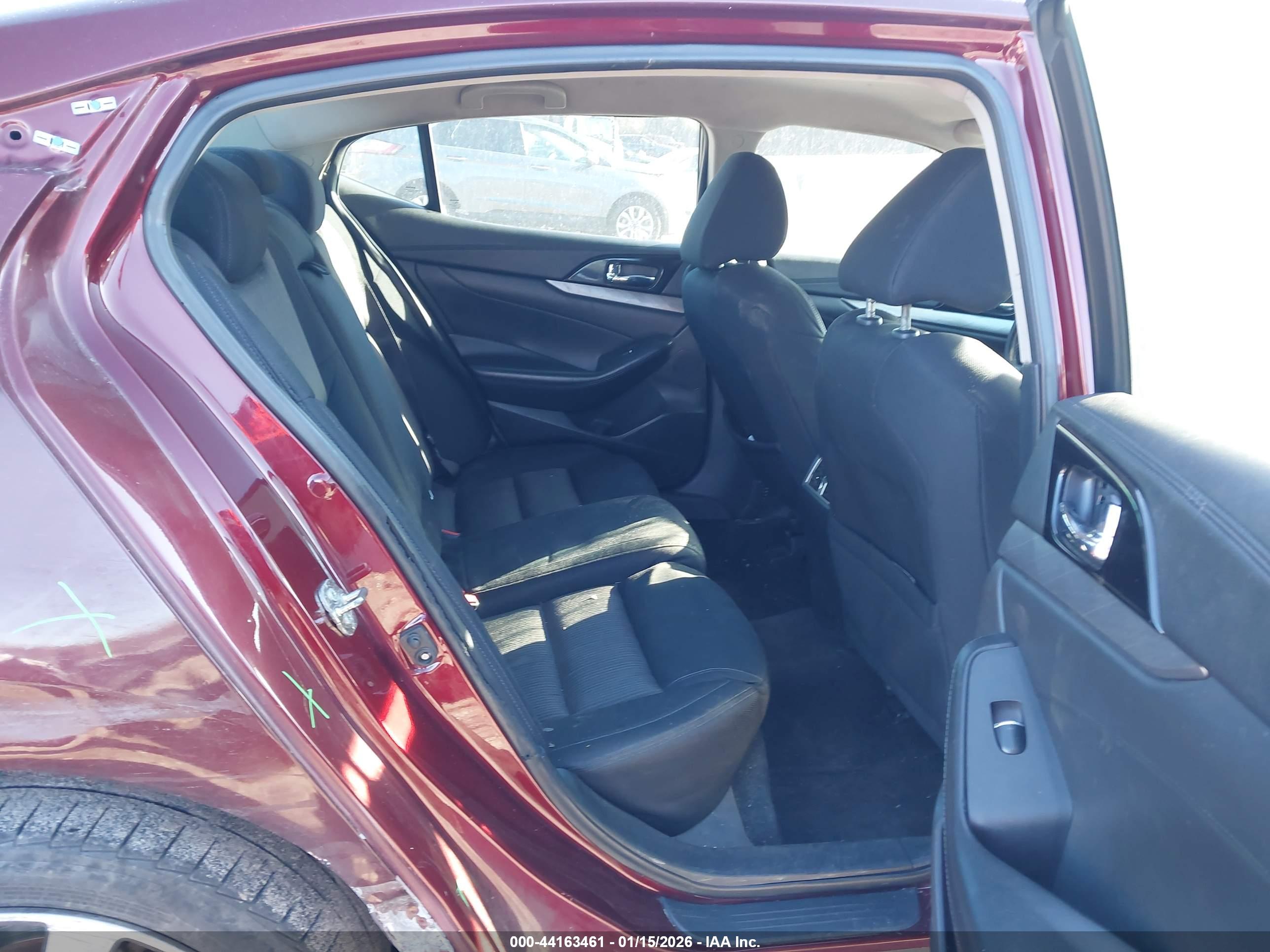 NISSAN MAXIMA image 8