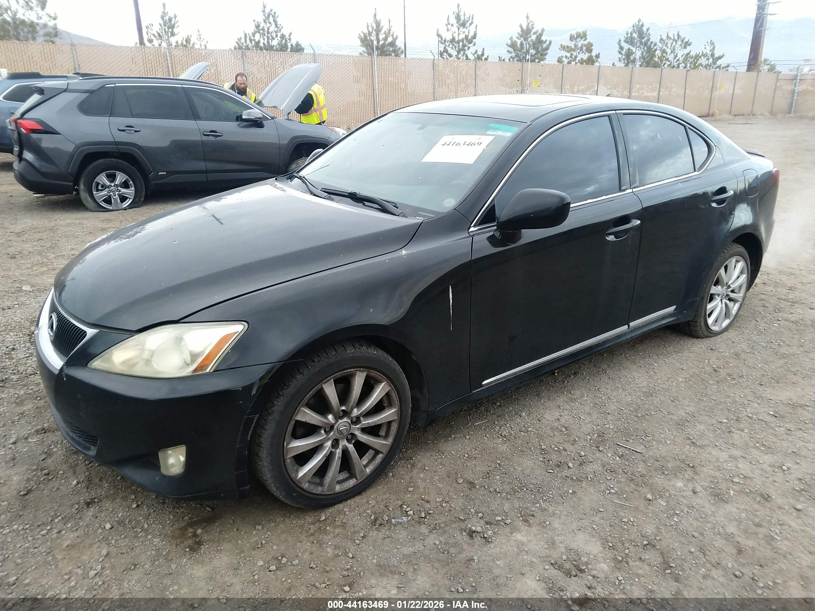 LEXUS IS image 2