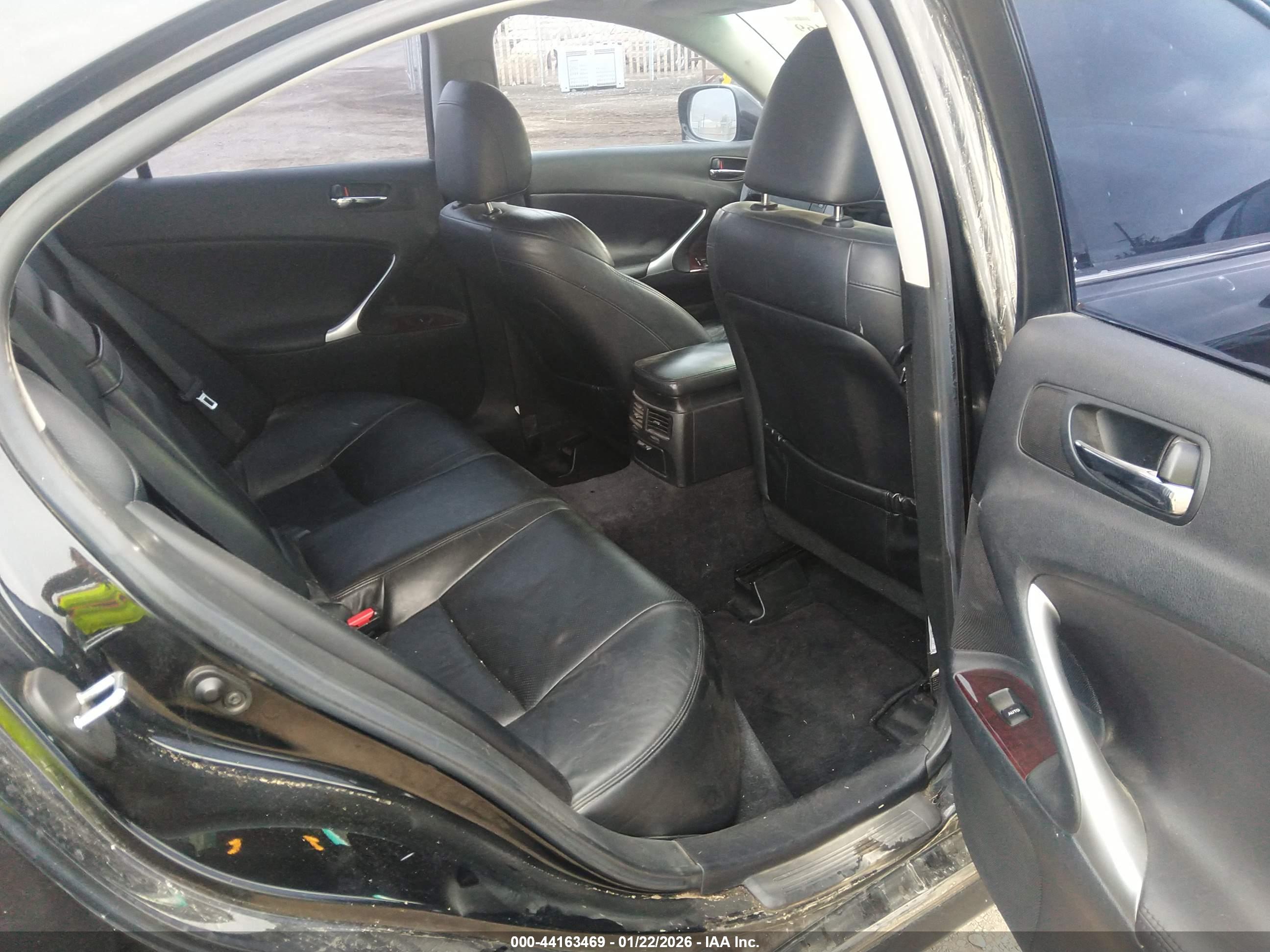LEXUS IS image 8