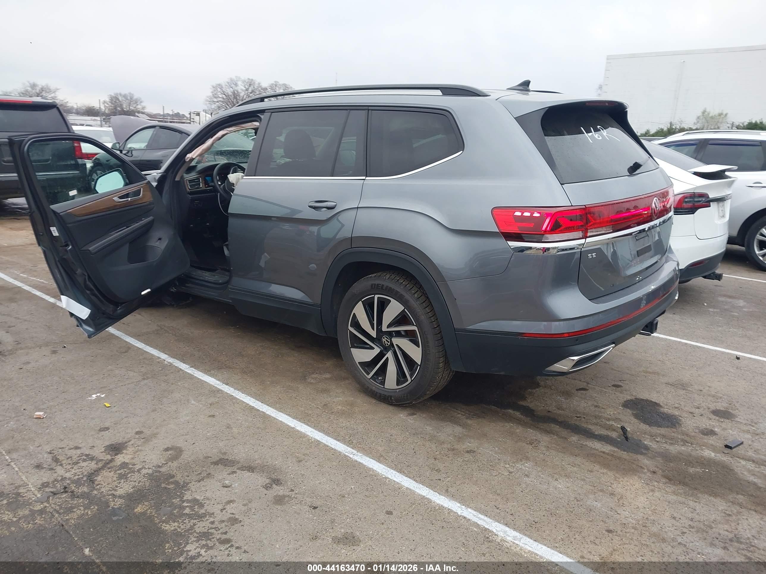 VOLKSWAGEN ATLAS image 3