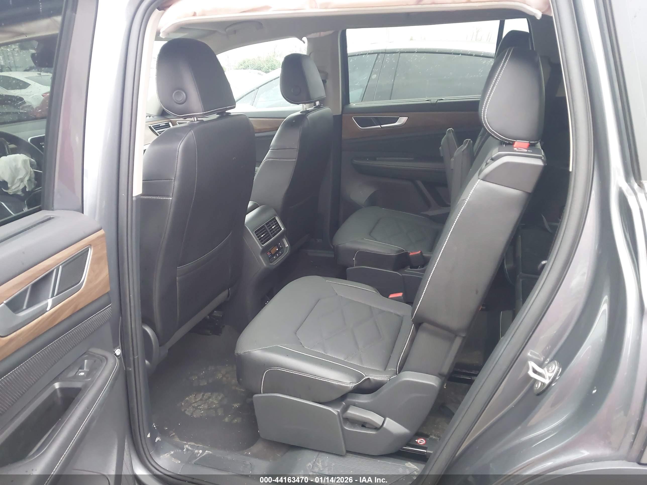 VOLKSWAGEN ATLAS image 8