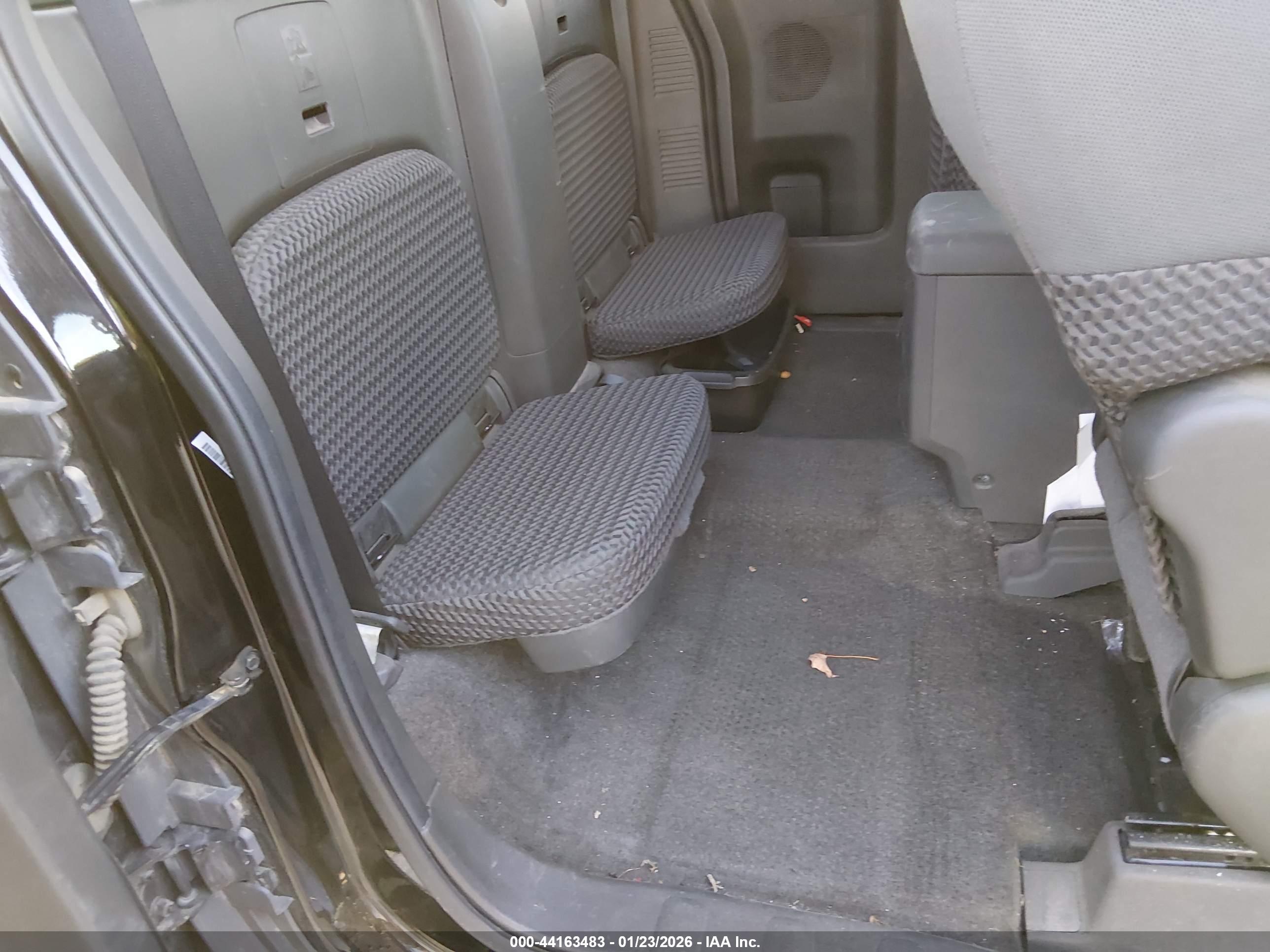 NISSAN FRONTIER image 8