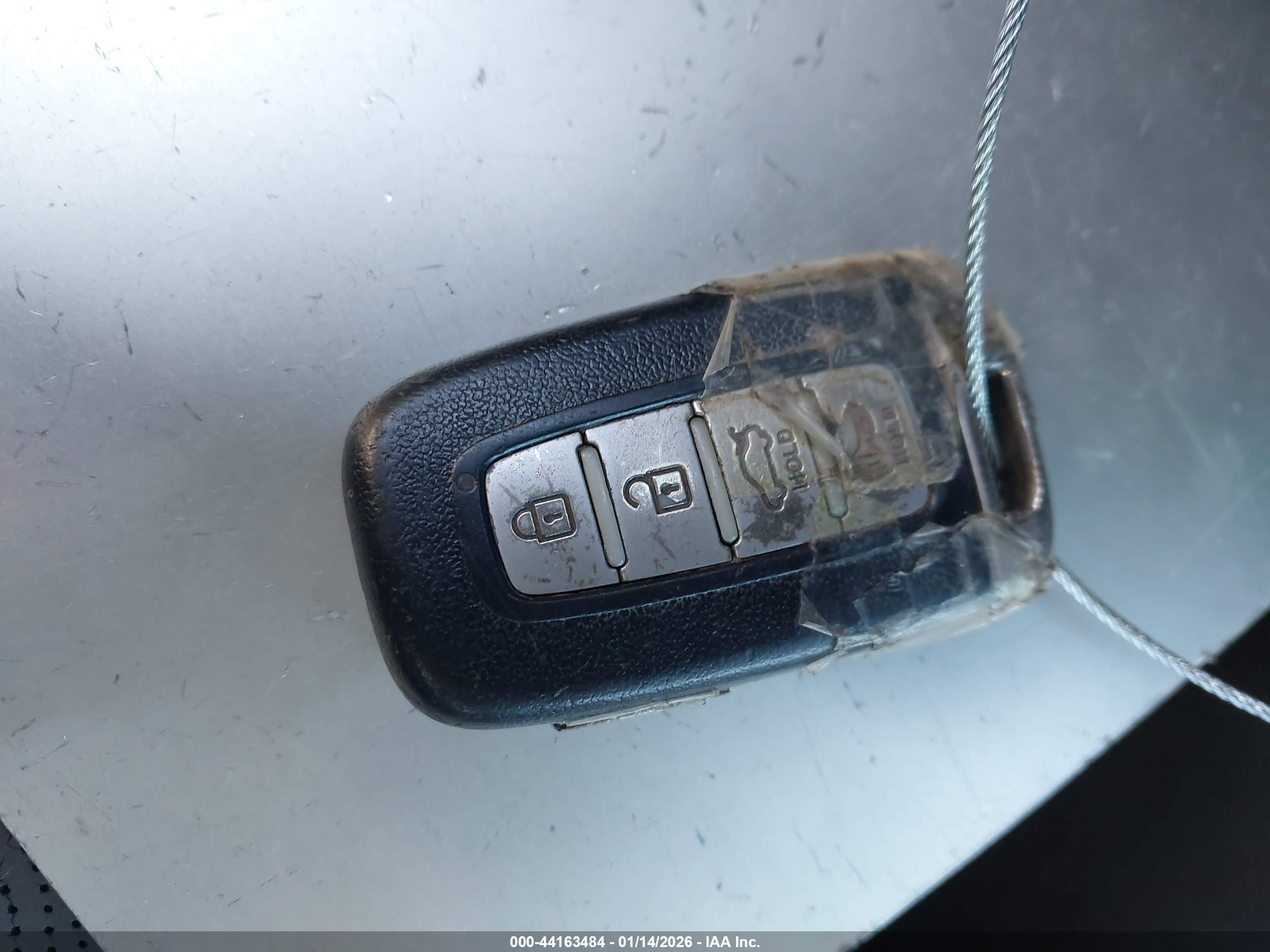 HYUNDAI ELANTRA image 11