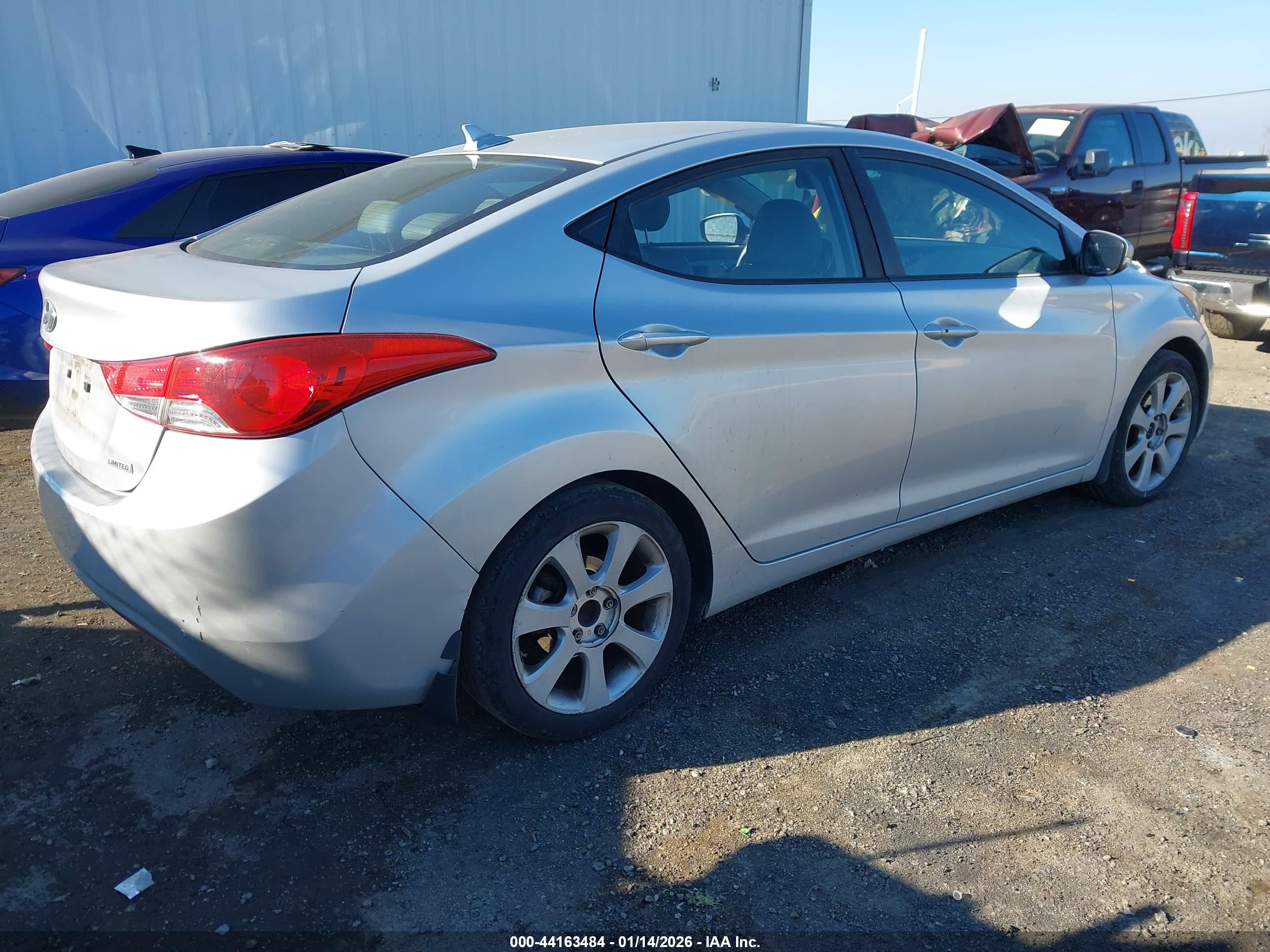 HYUNDAI ELANTRA image 4