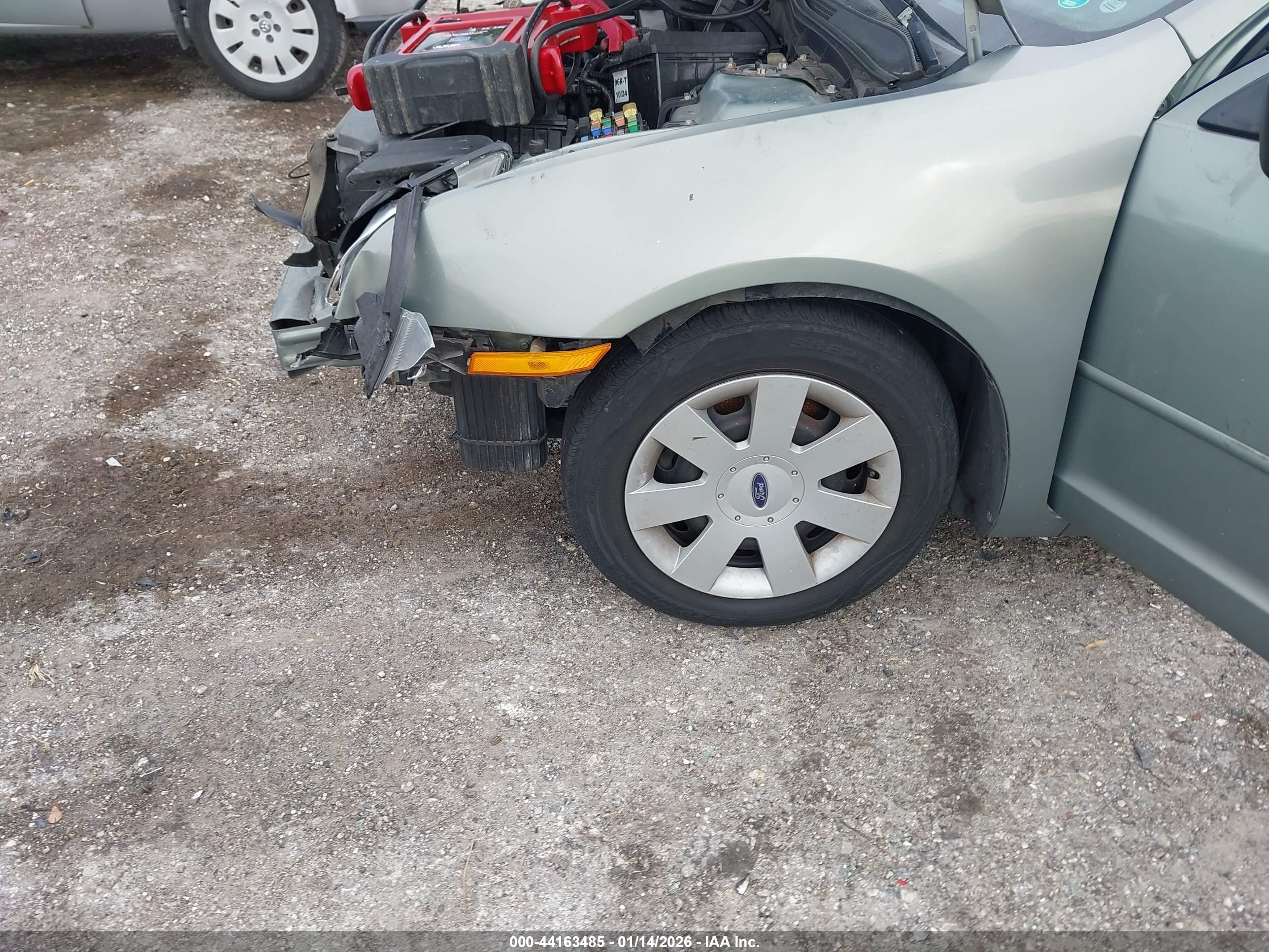FORD FUSION image 6