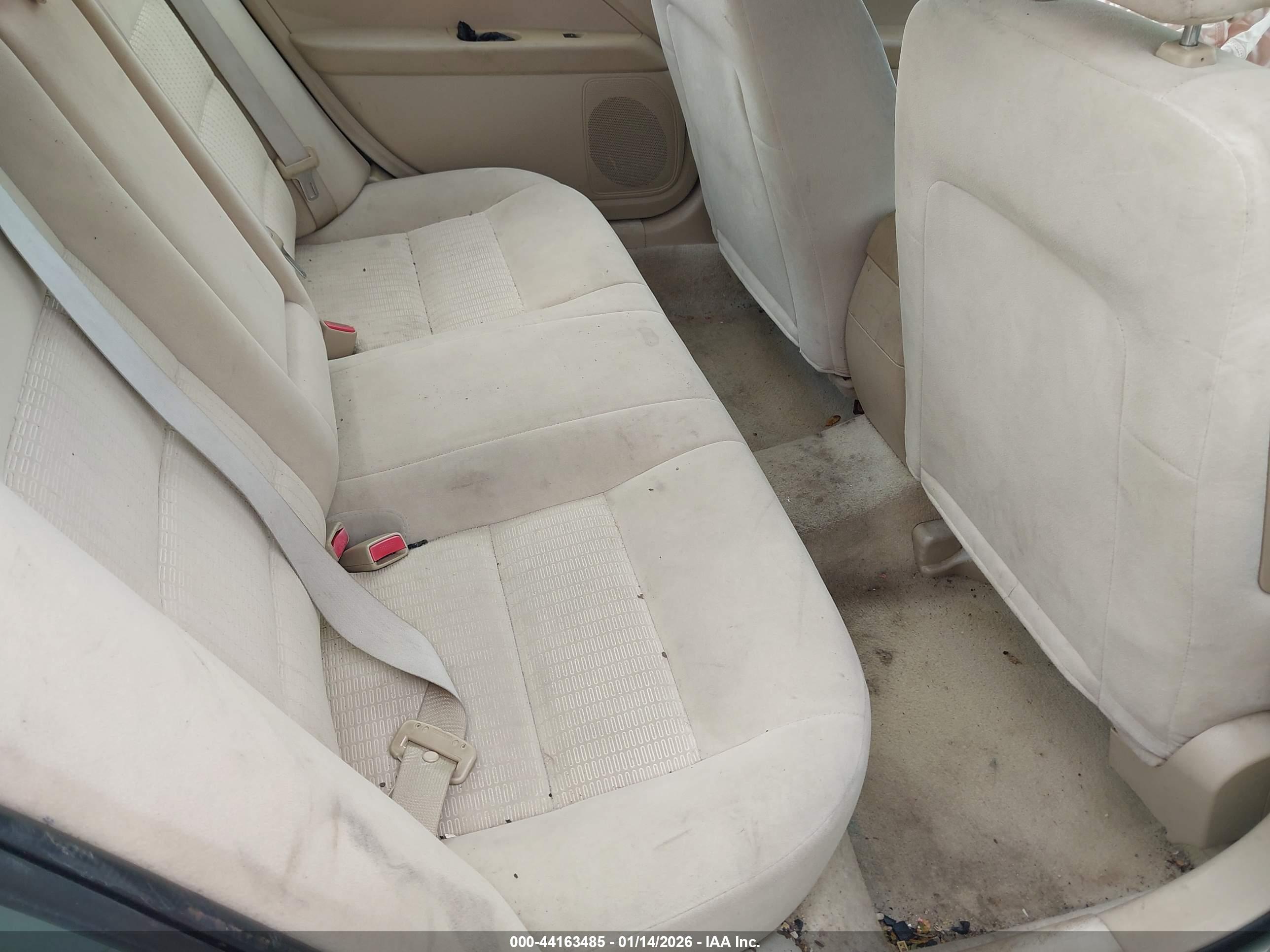 FORD FUSION image 8