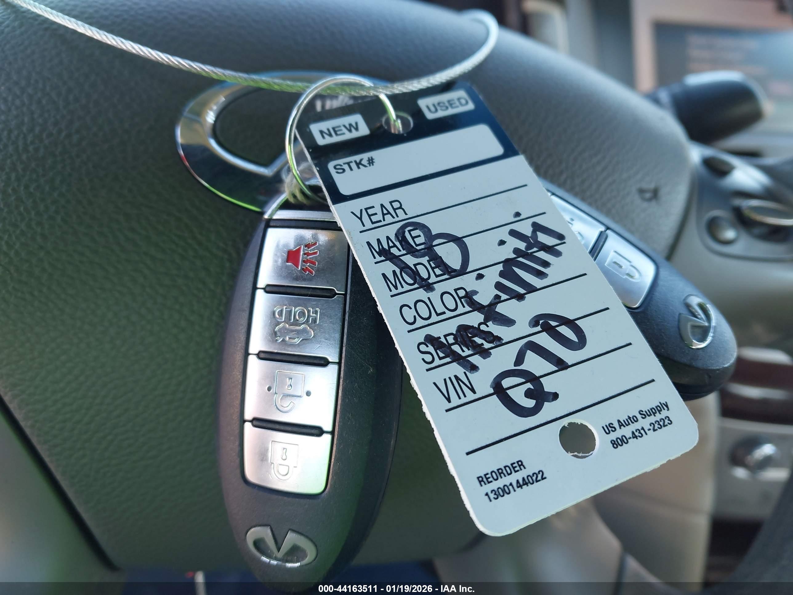 INFINITI Q70 image 11
