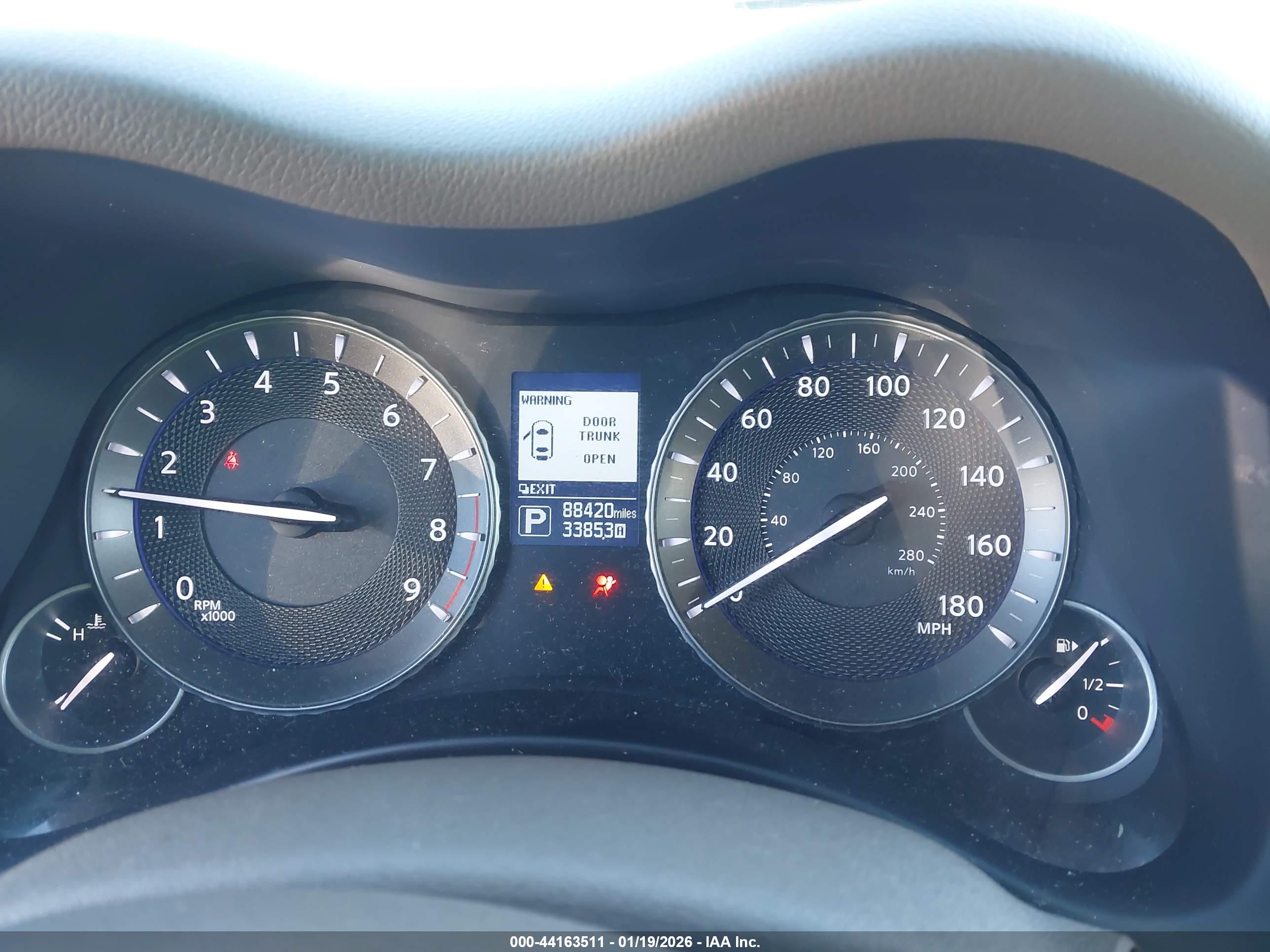 INFINITI Q70 image 7