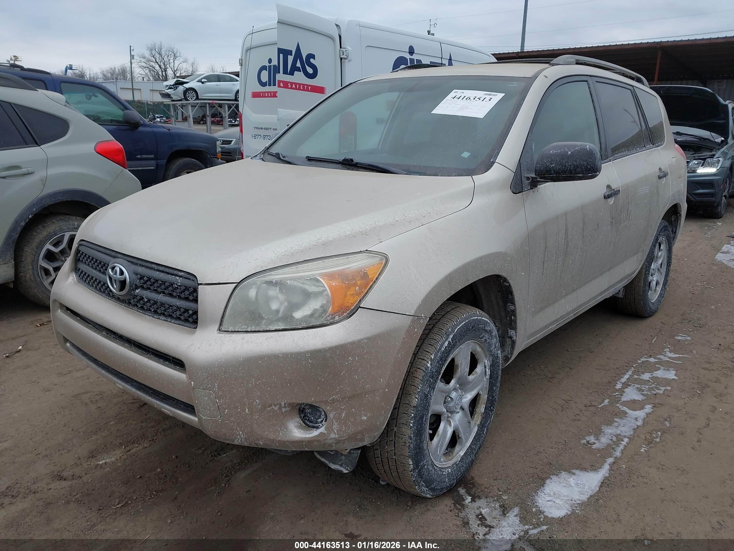 TOYOTA RAV4 image 2