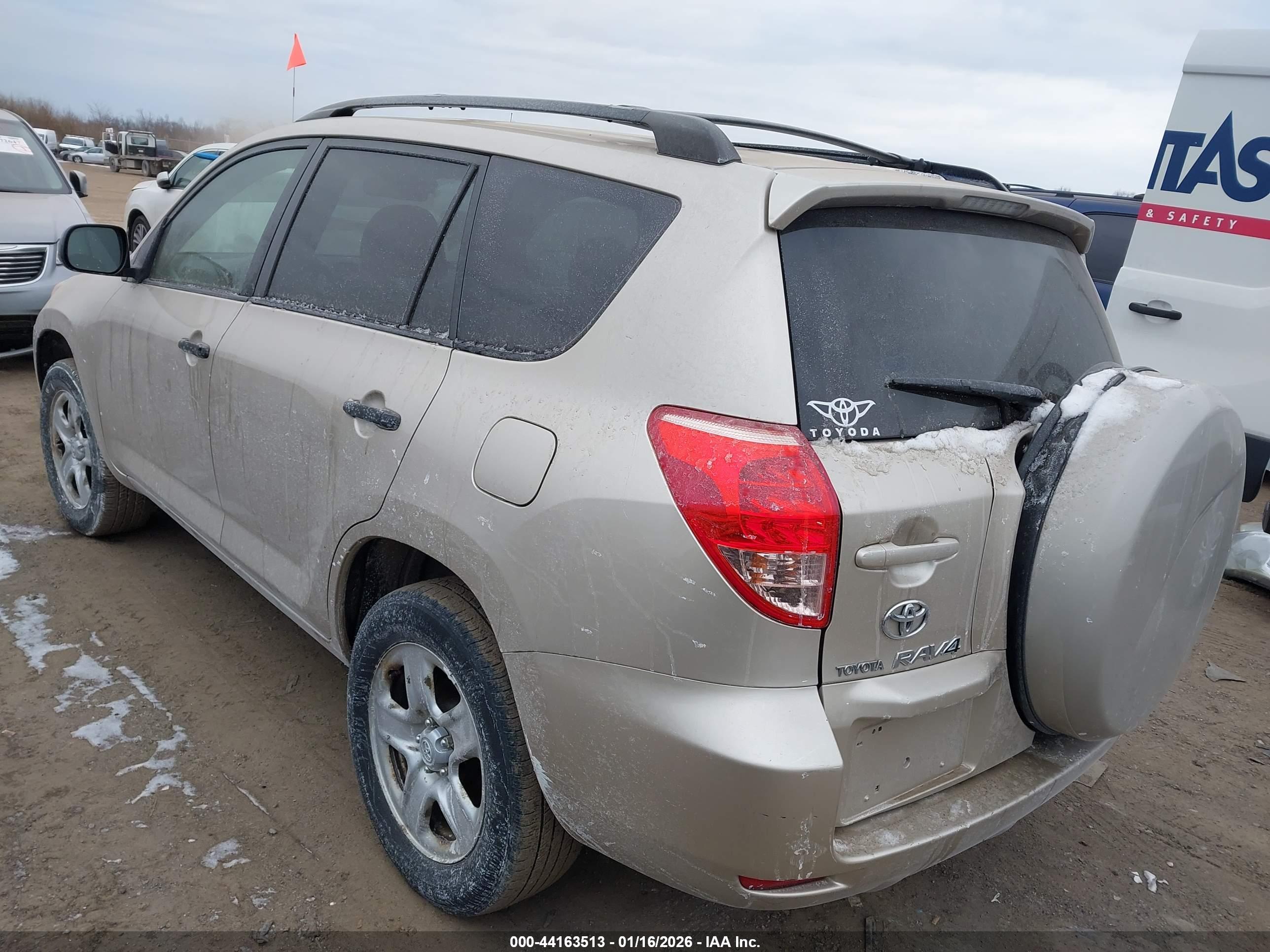 TOYOTA RAV4 image 3