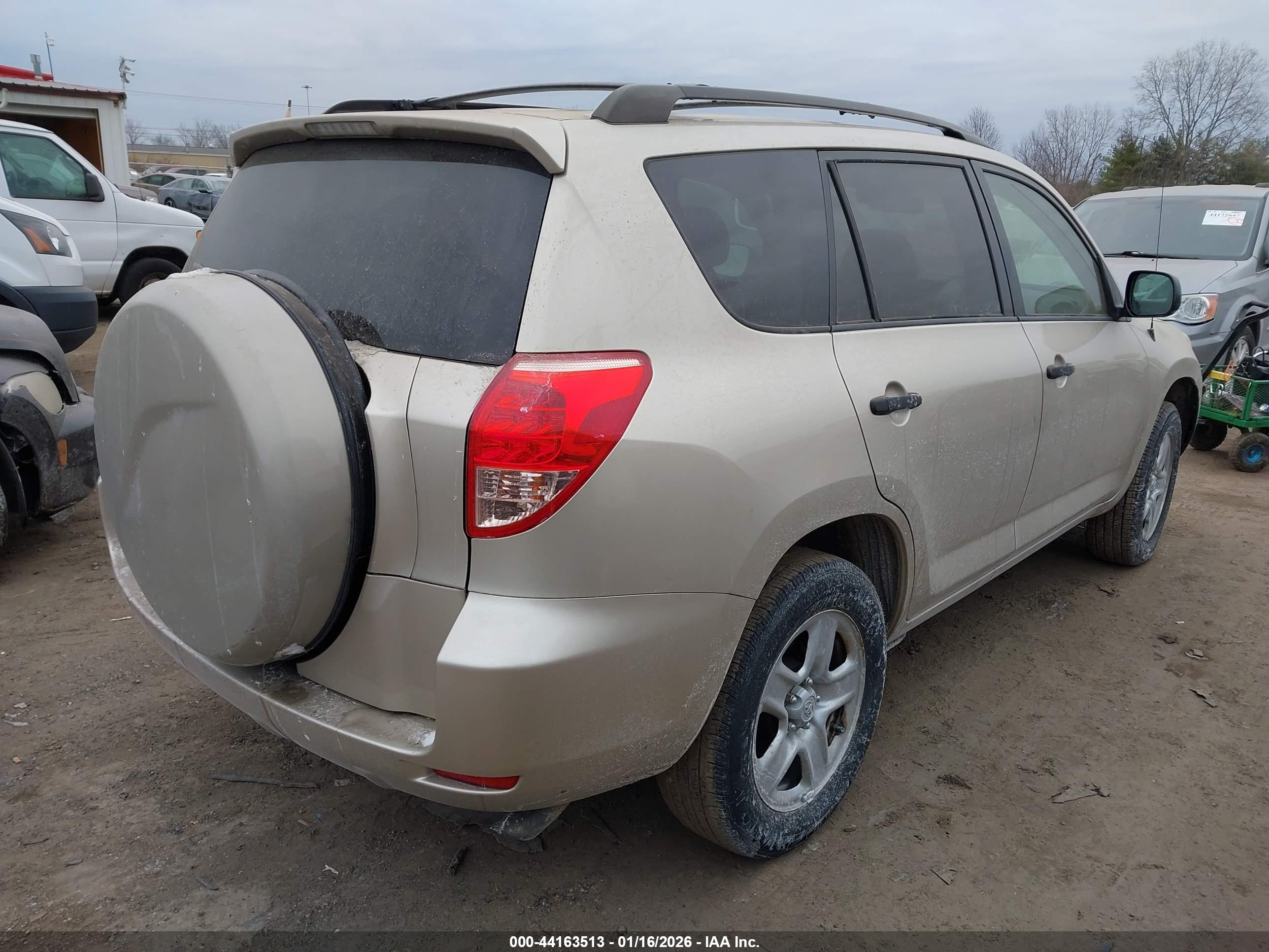 TOYOTA RAV4 image 4