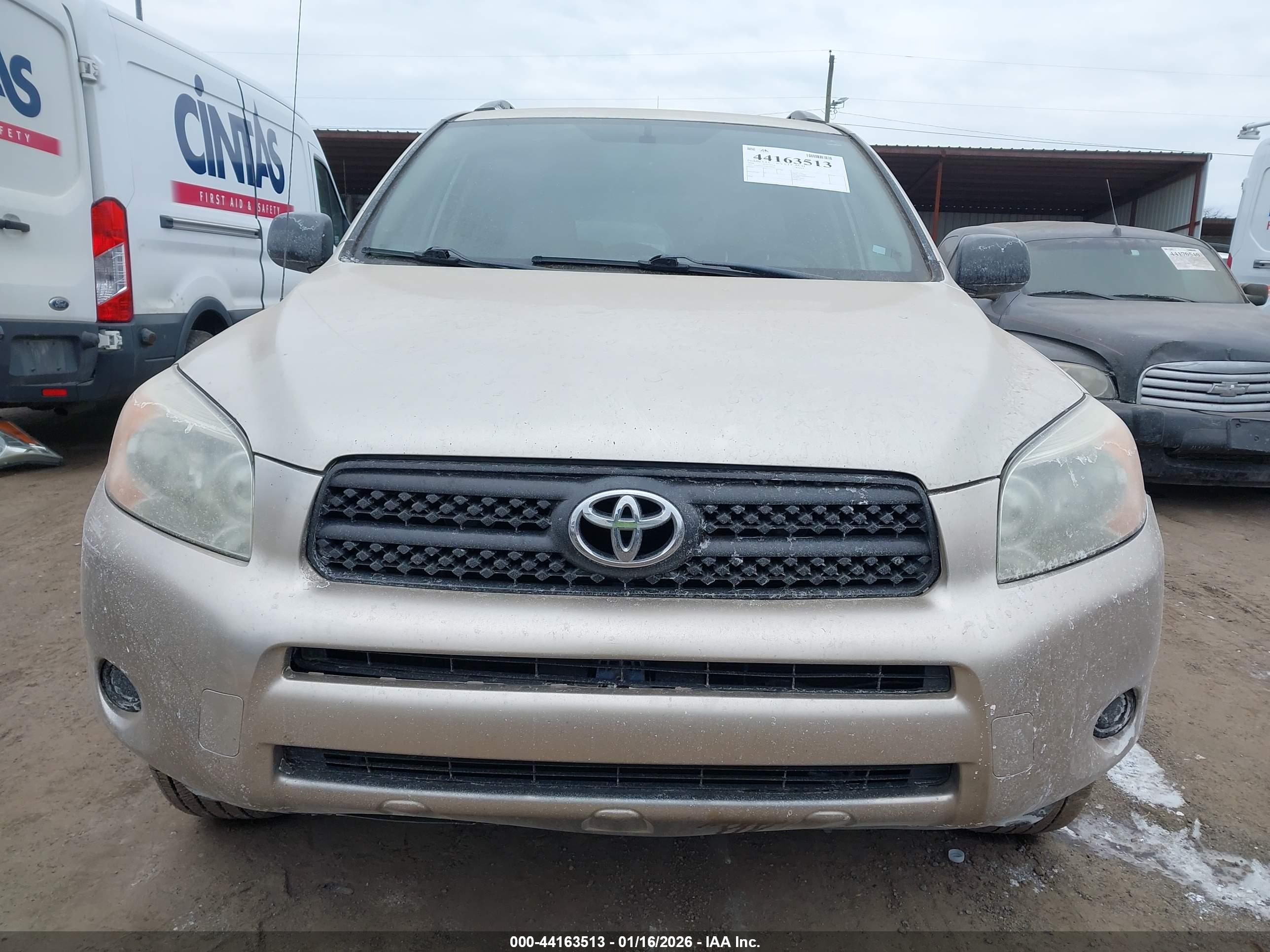 TOYOTA RAV4 image 6