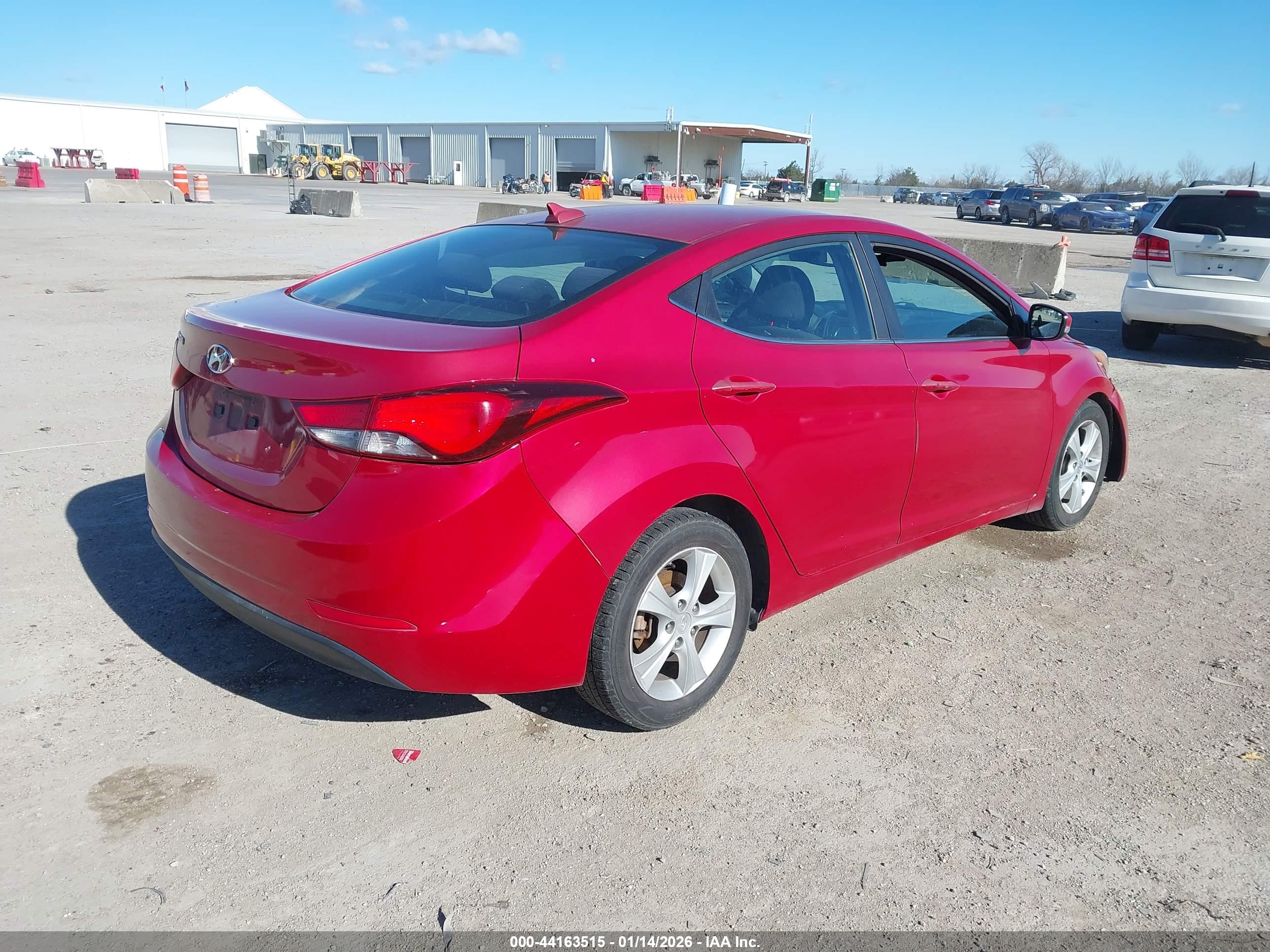 HYUNDAI ELANTRA image 4