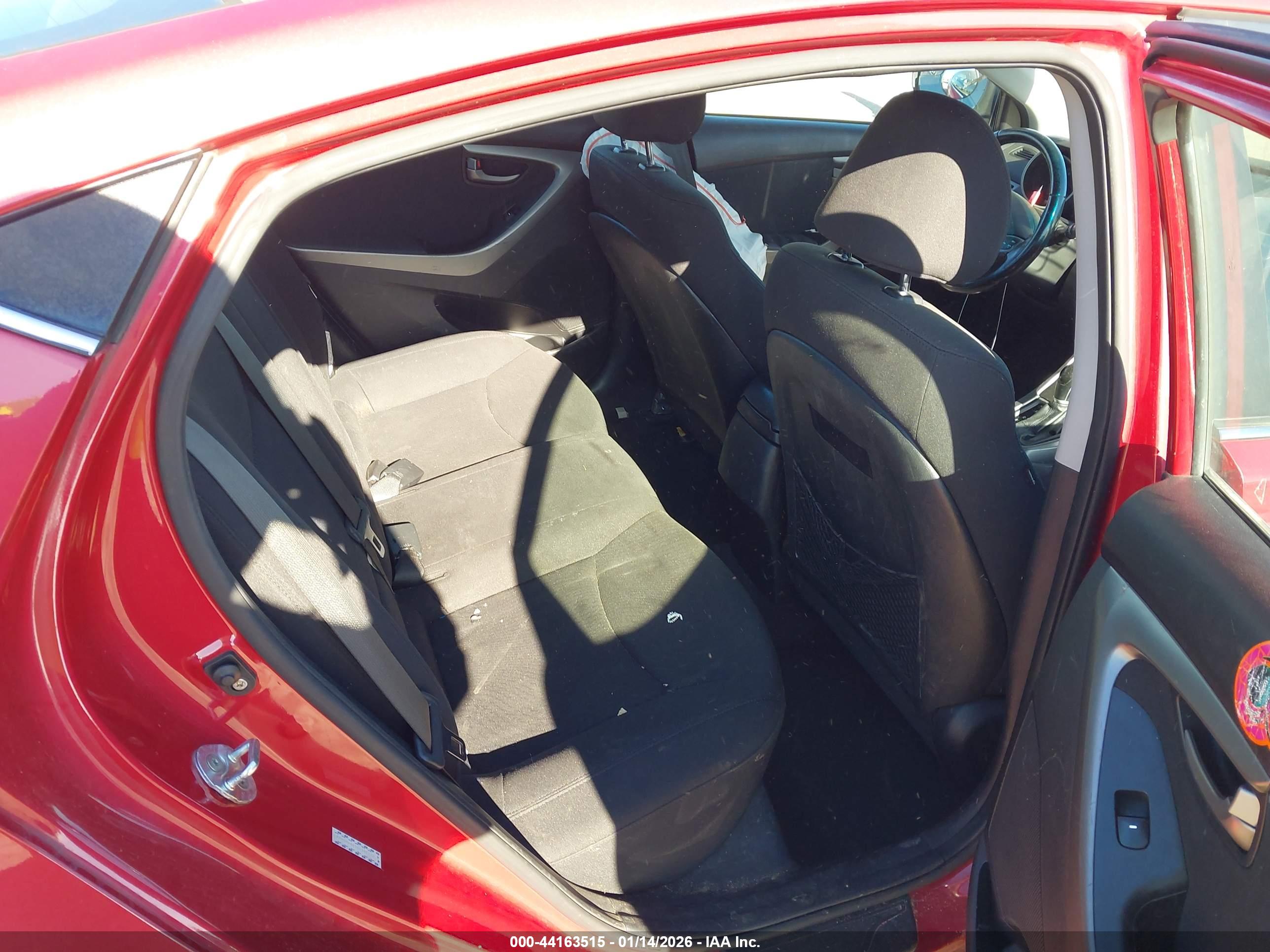 HYUNDAI ELANTRA image 8