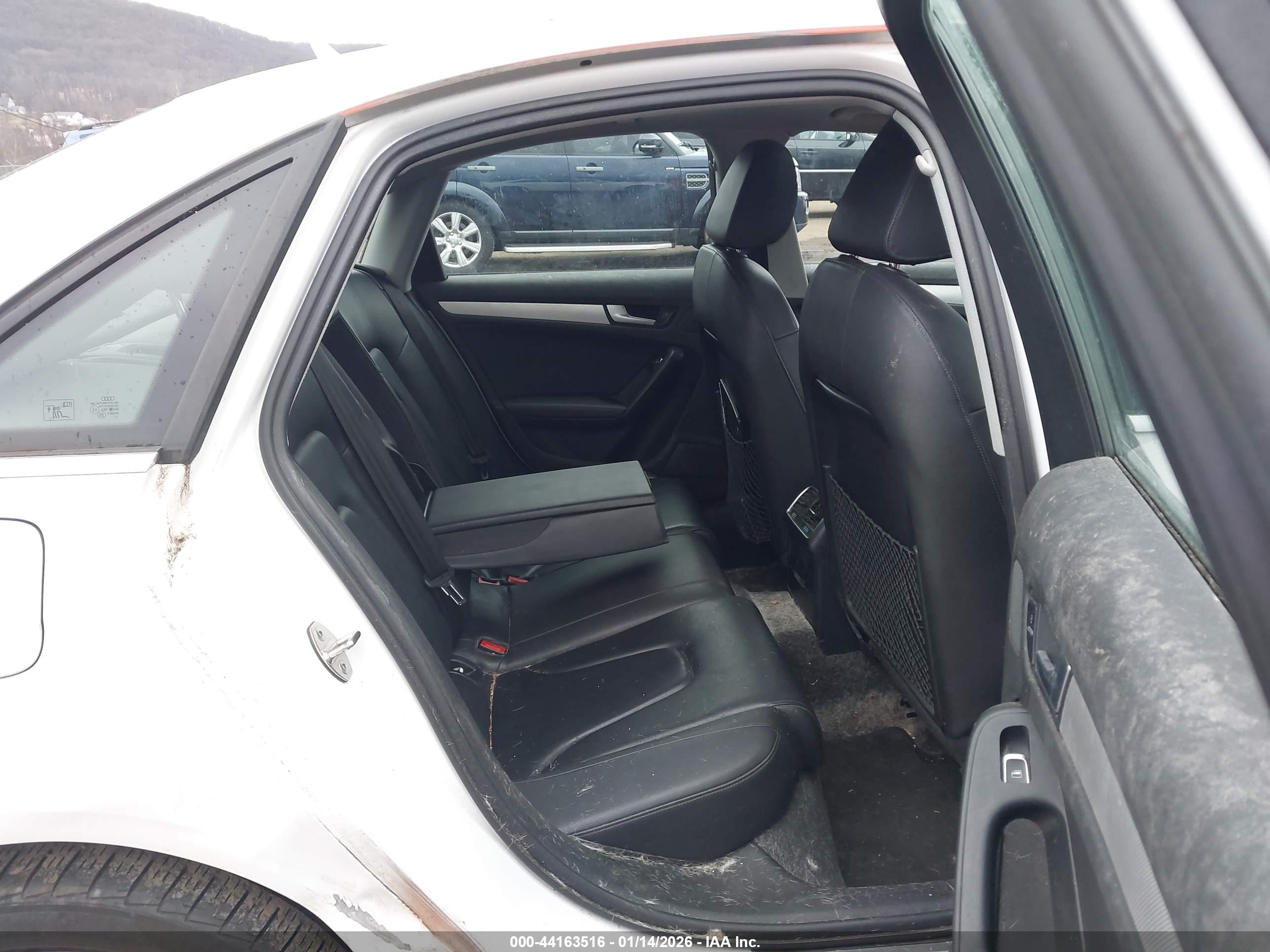 AUDI A4 image 8