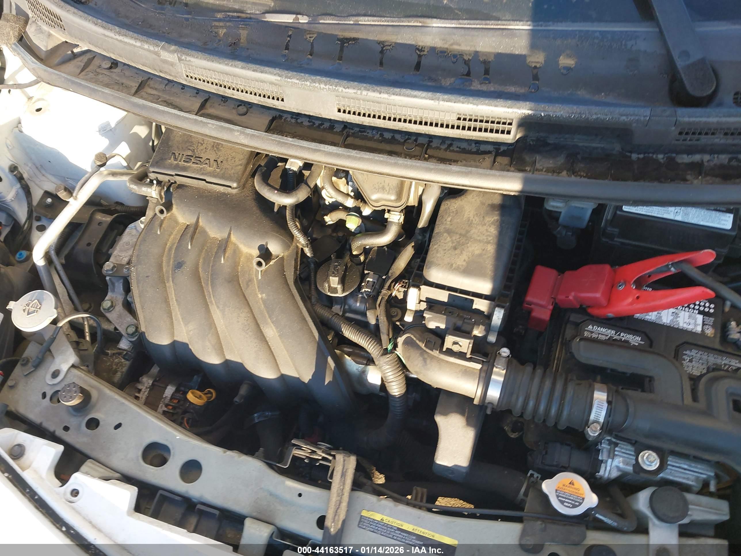 NISSAN VERSA image 10