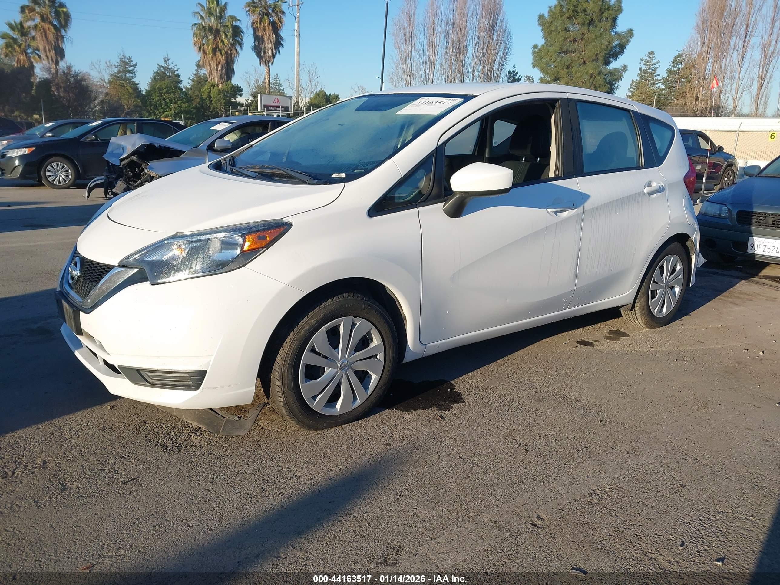 NISSAN VERSA image 2