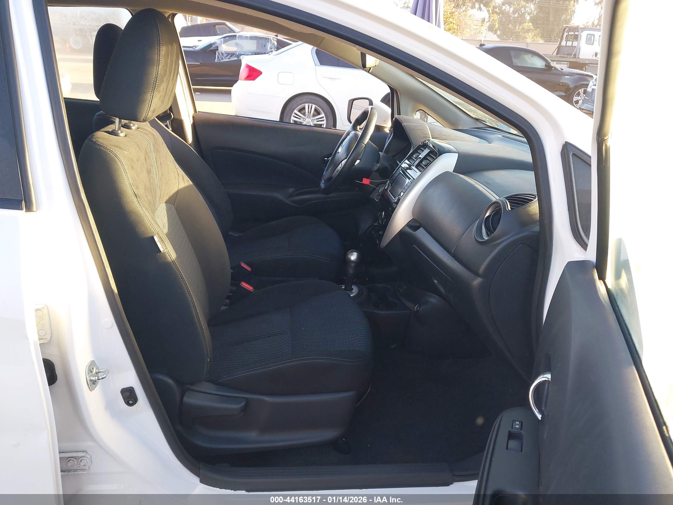 NISSAN VERSA image 5