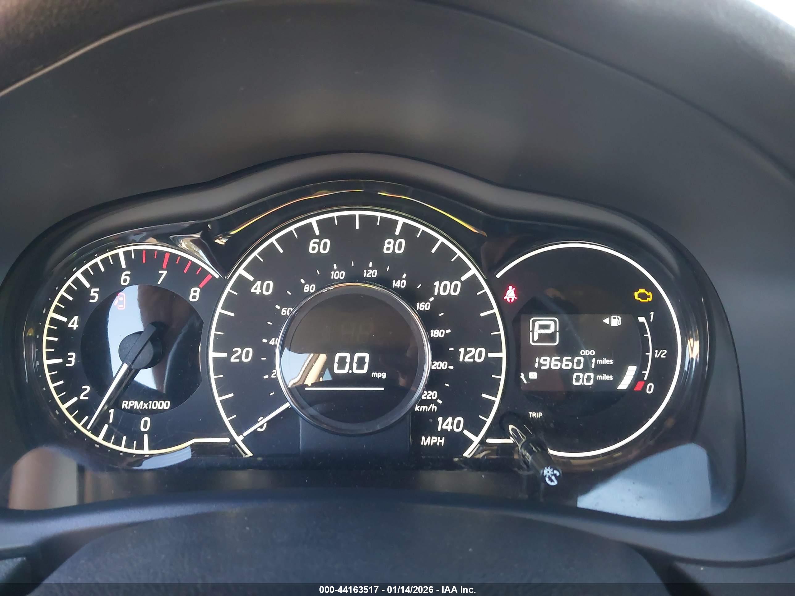 NISSAN VERSA image 7