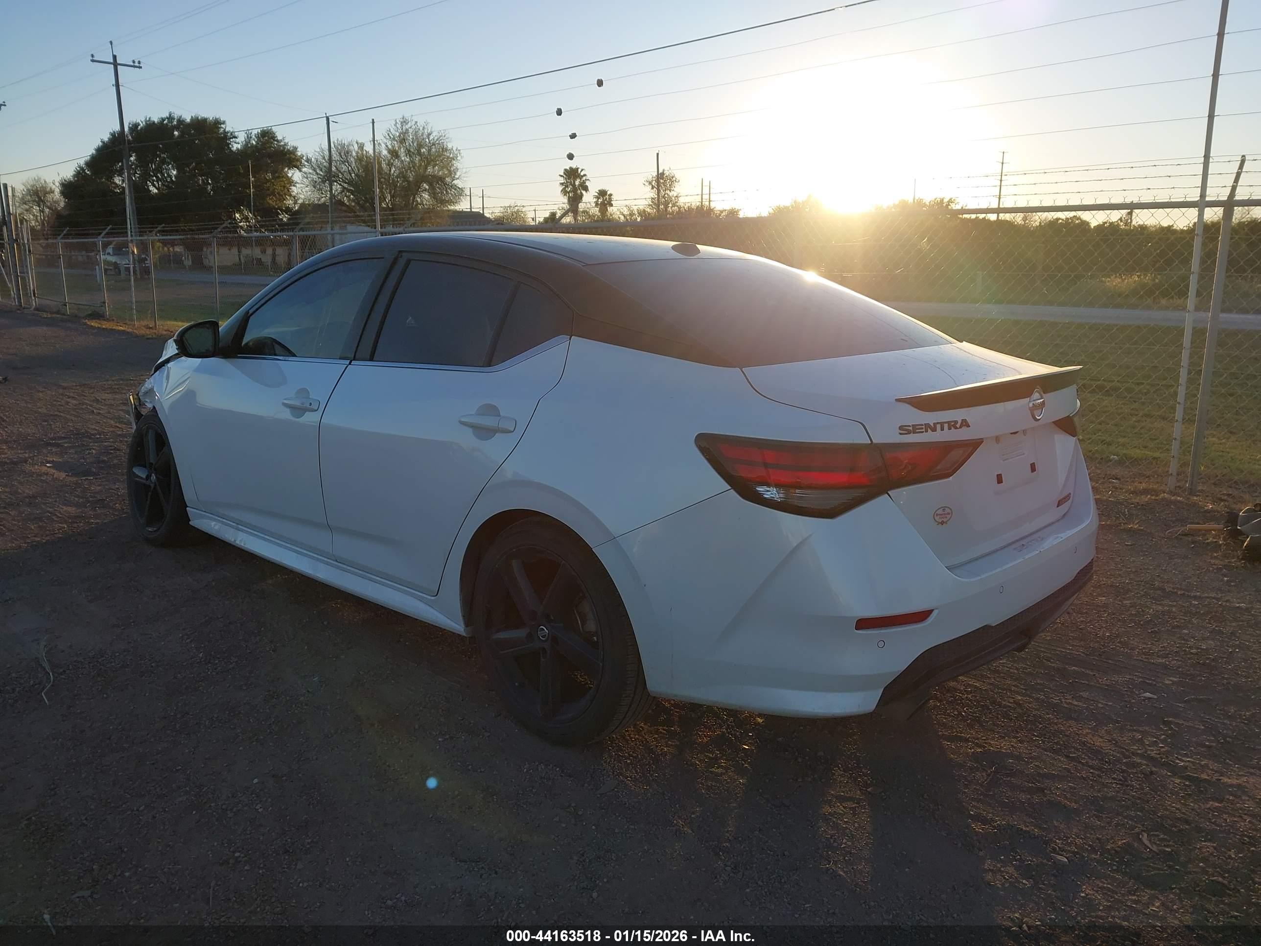 NISSAN SENTRA image 3