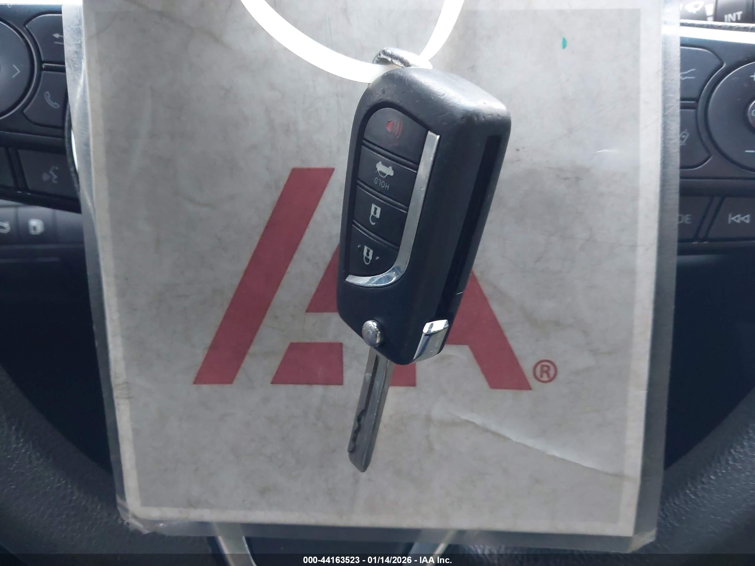 TOYOTA CAMRY image 11