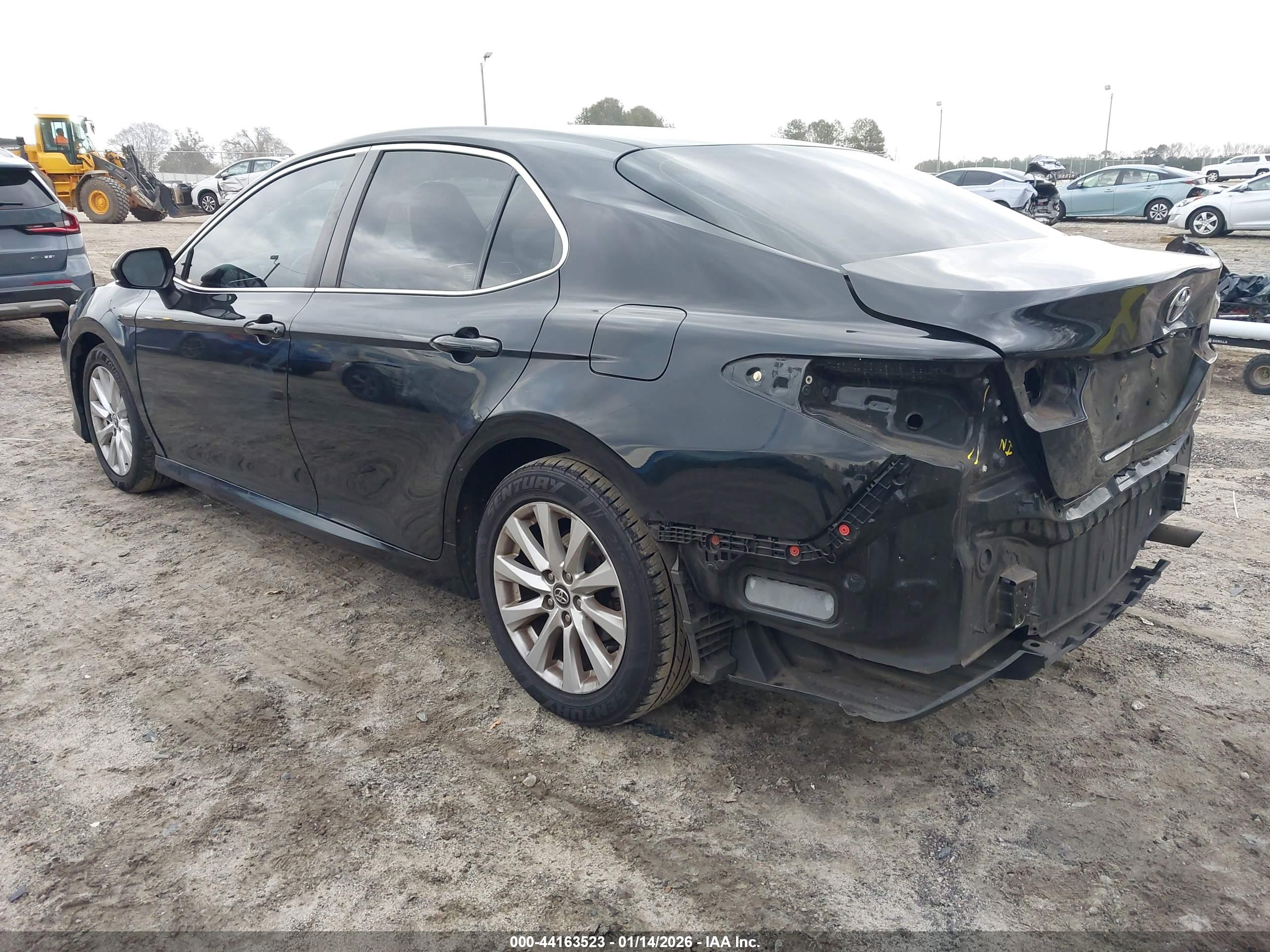 TOYOTA CAMRY image 3