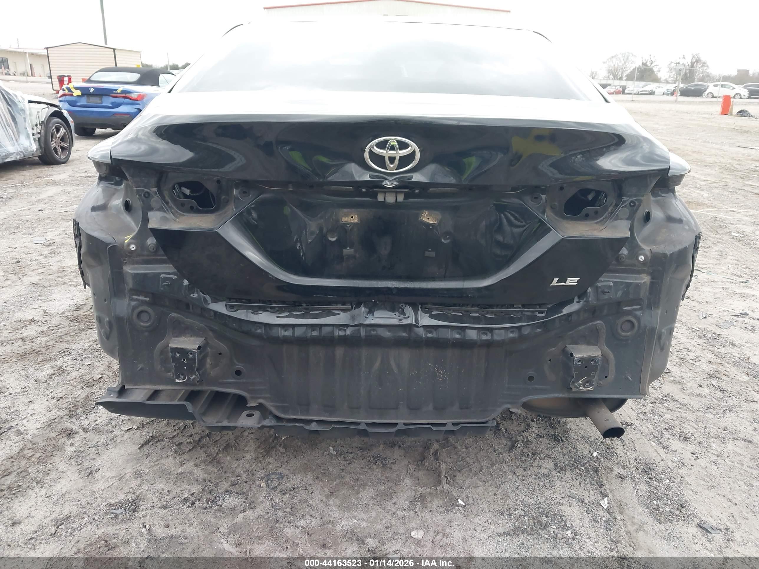 TOYOTA CAMRY image 6