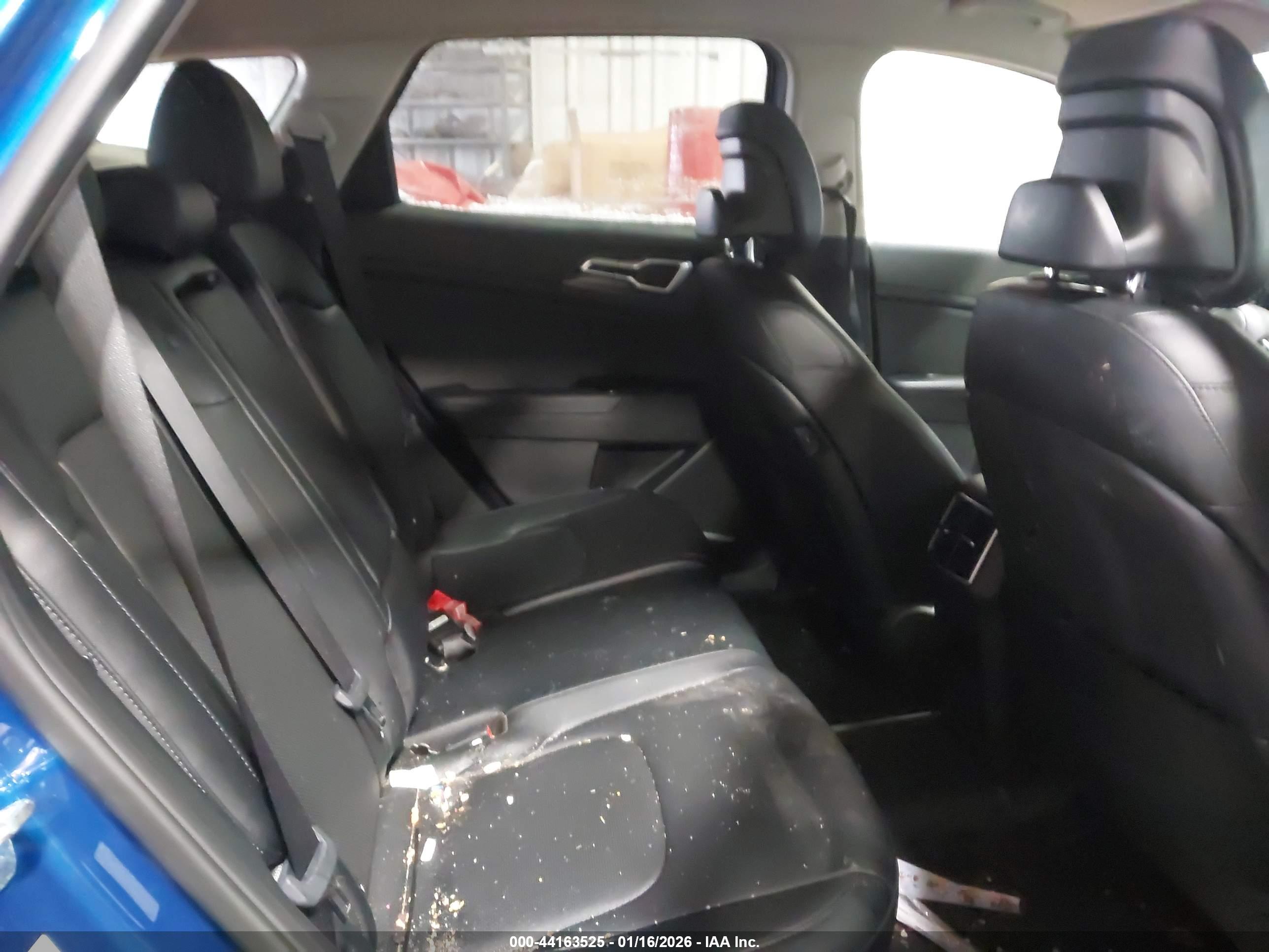 KIA SPORTAGE image 8