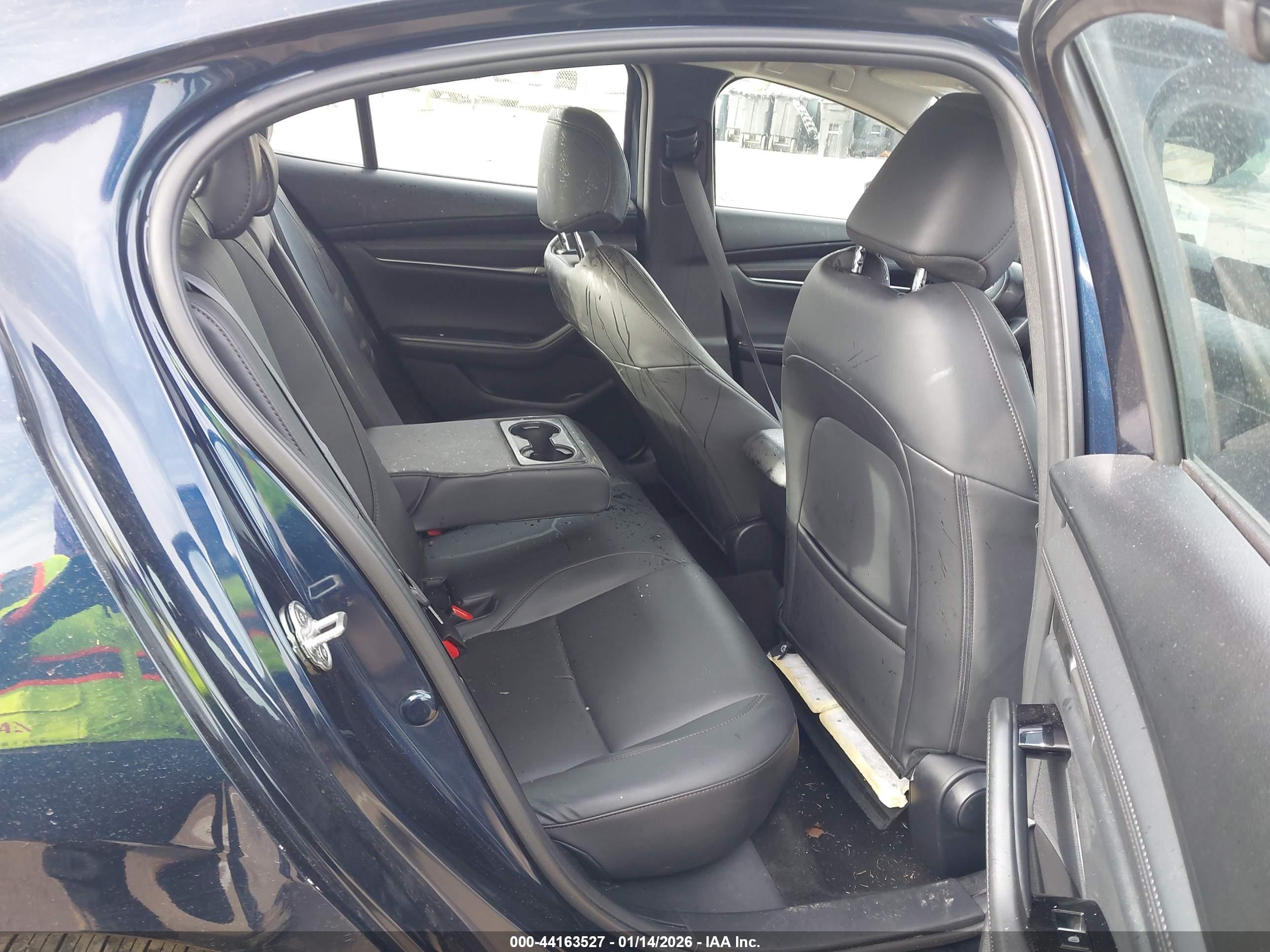 MAZDA MAZDA3 image 8