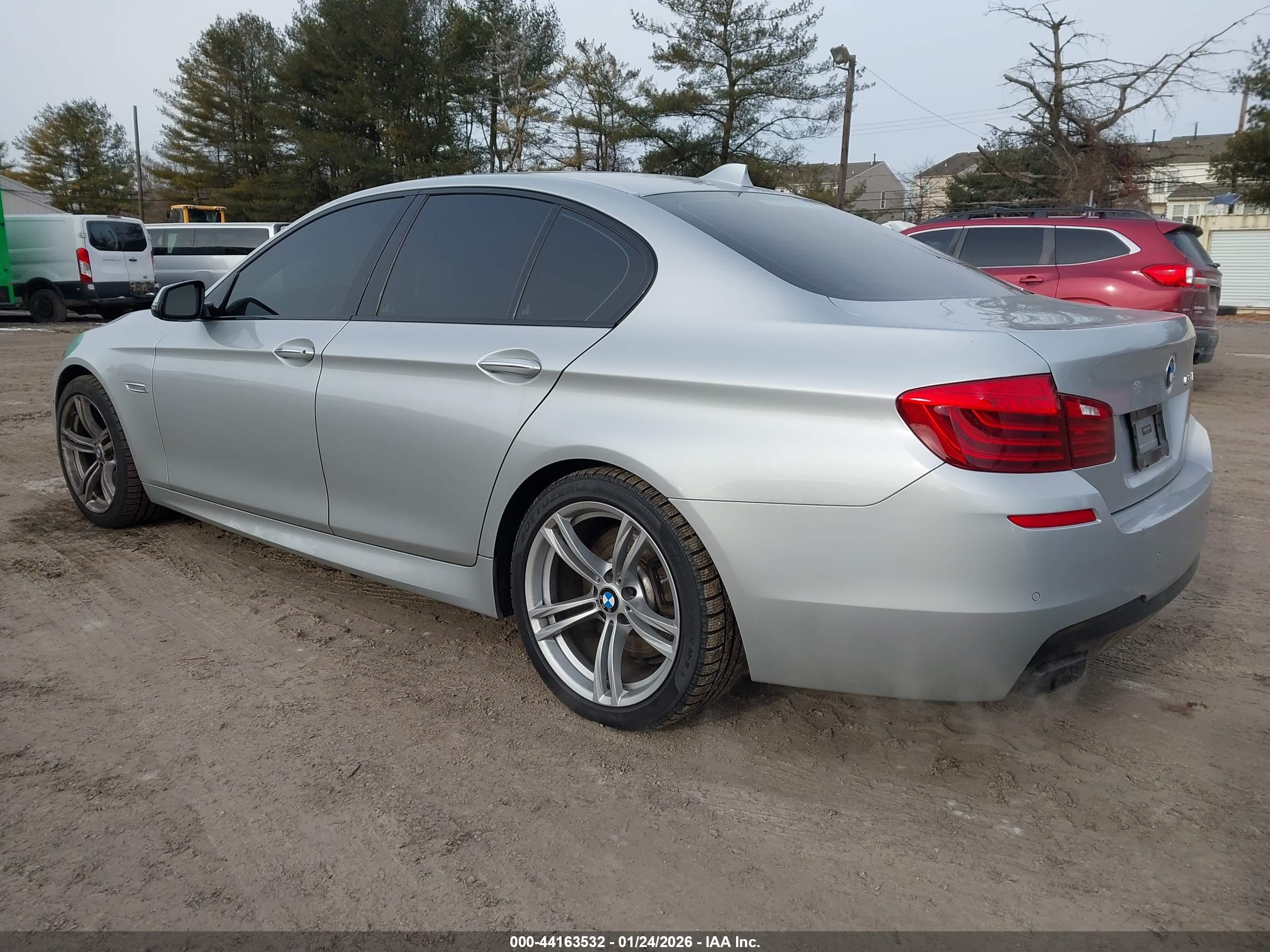 BMW 550I image 3