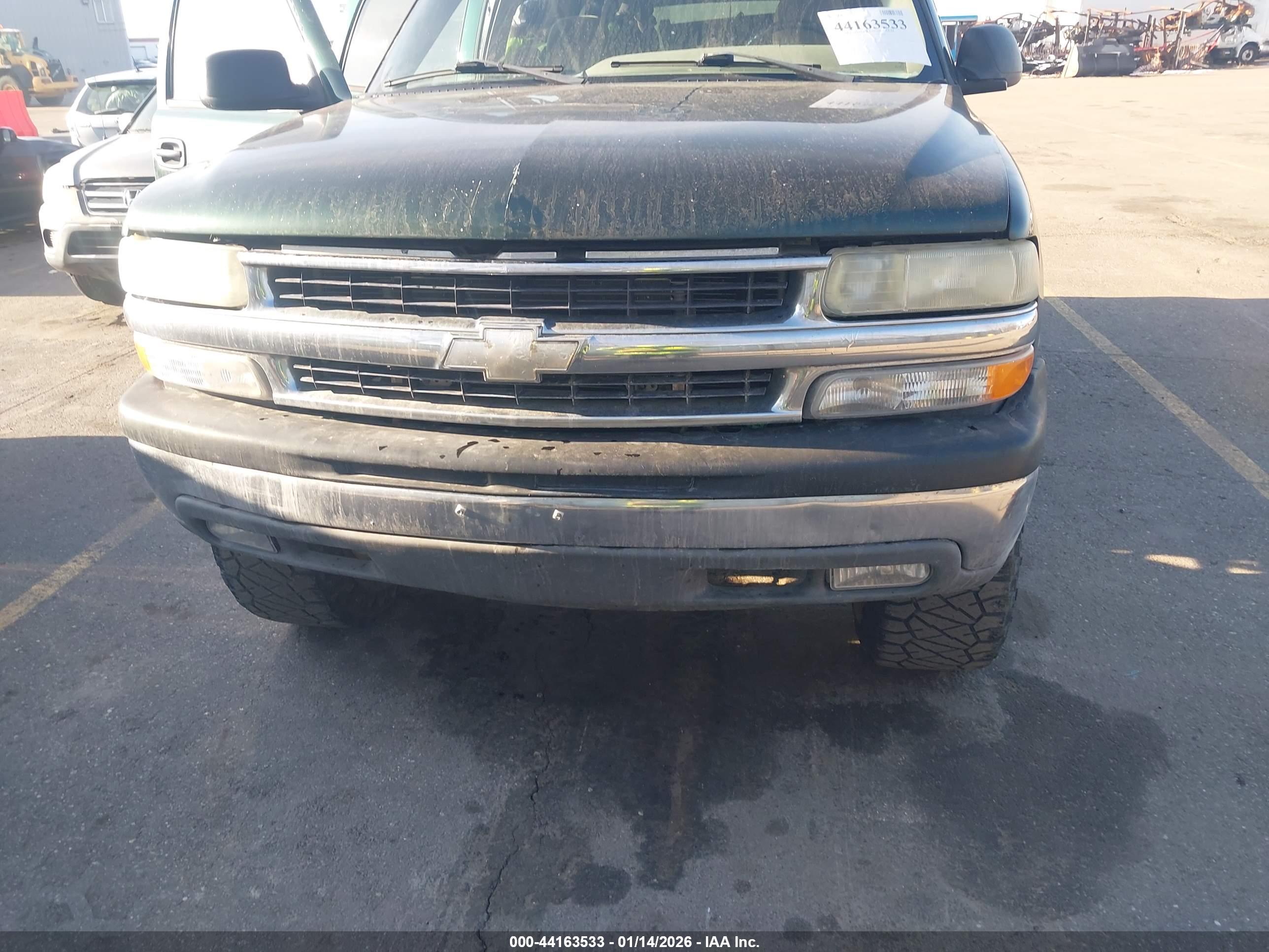 CHEVROLET TAHOE image 6