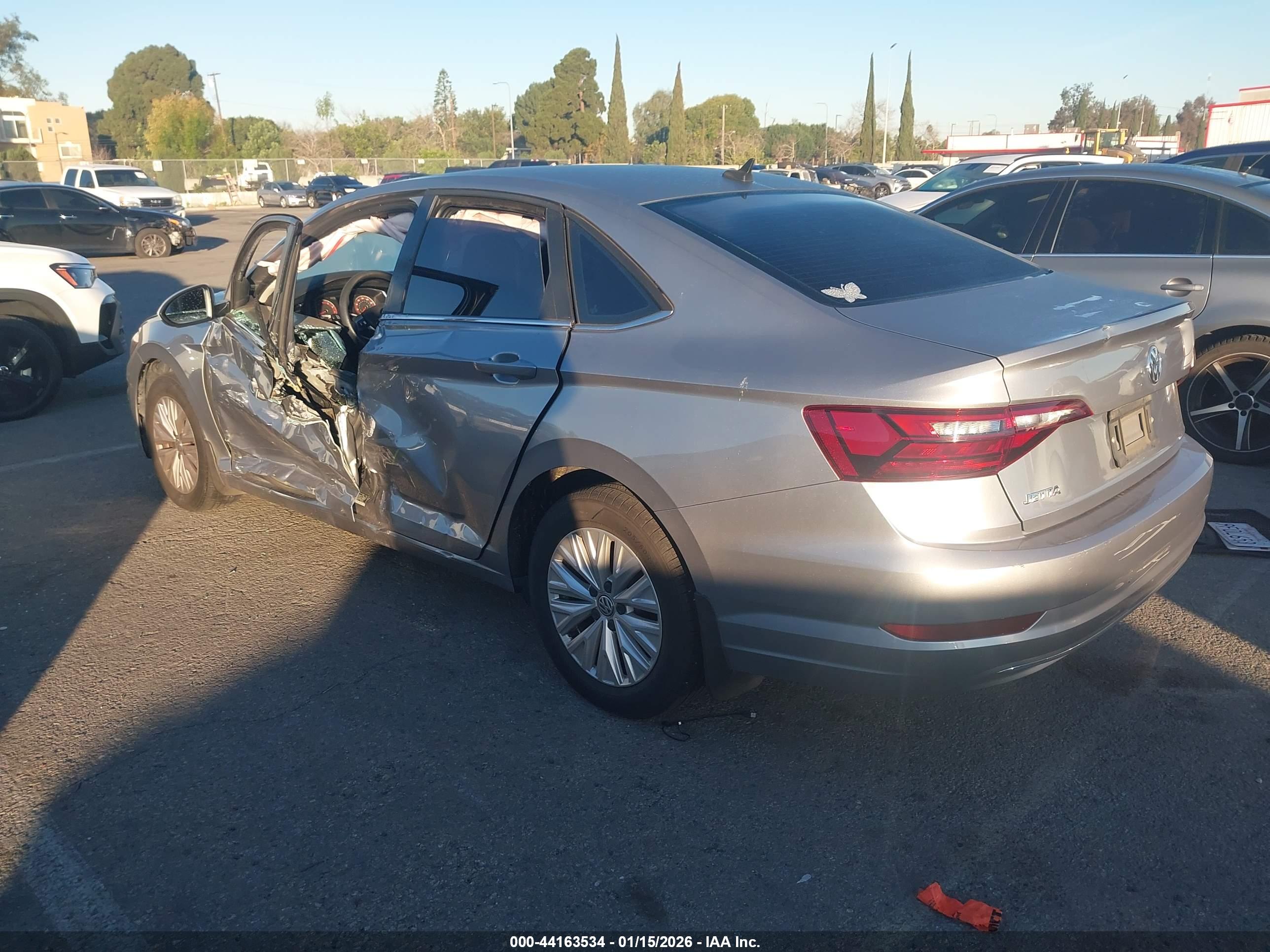 VOLKSWAGEN JETTA image 3