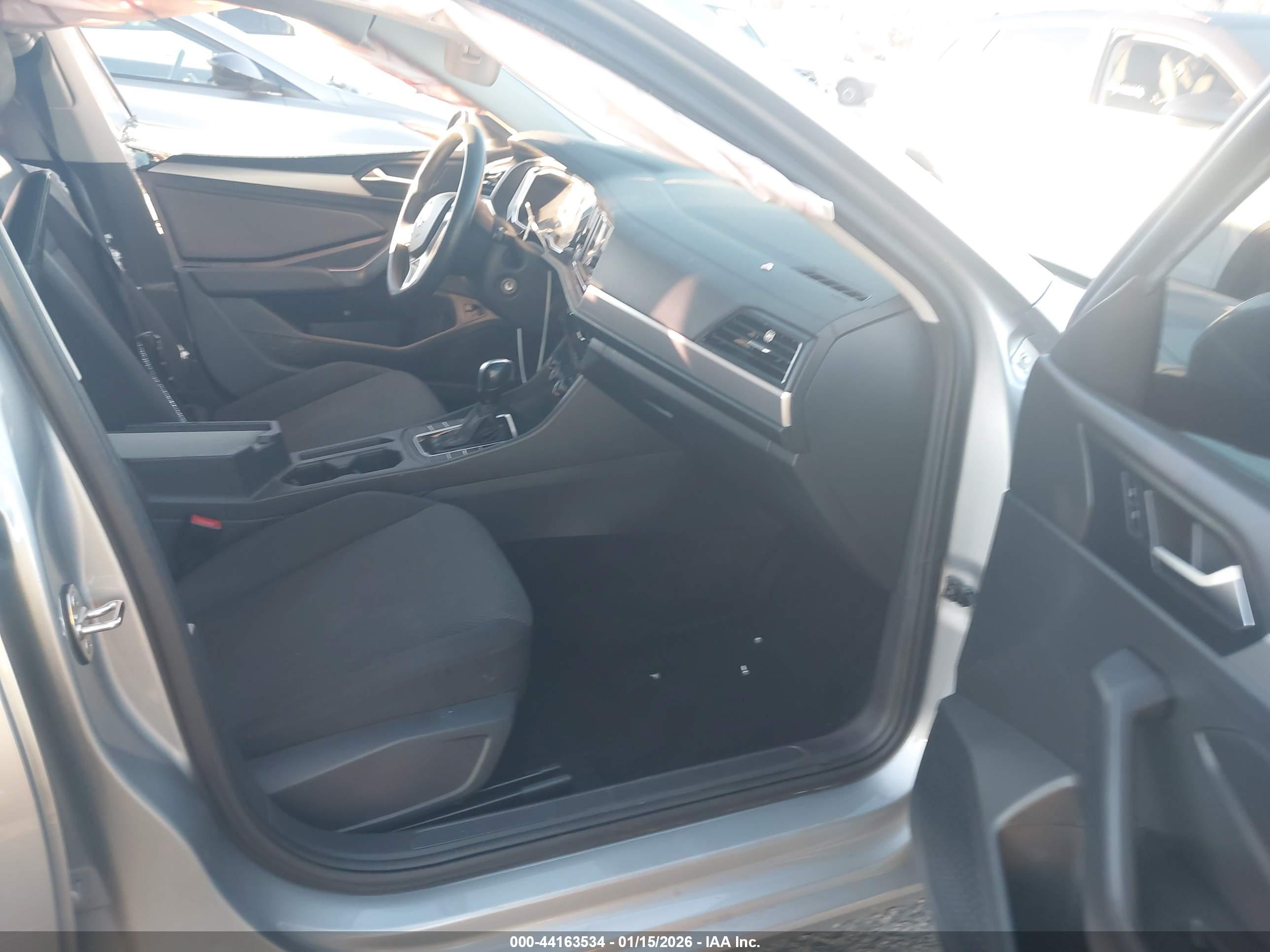 VOLKSWAGEN JETTA image 5