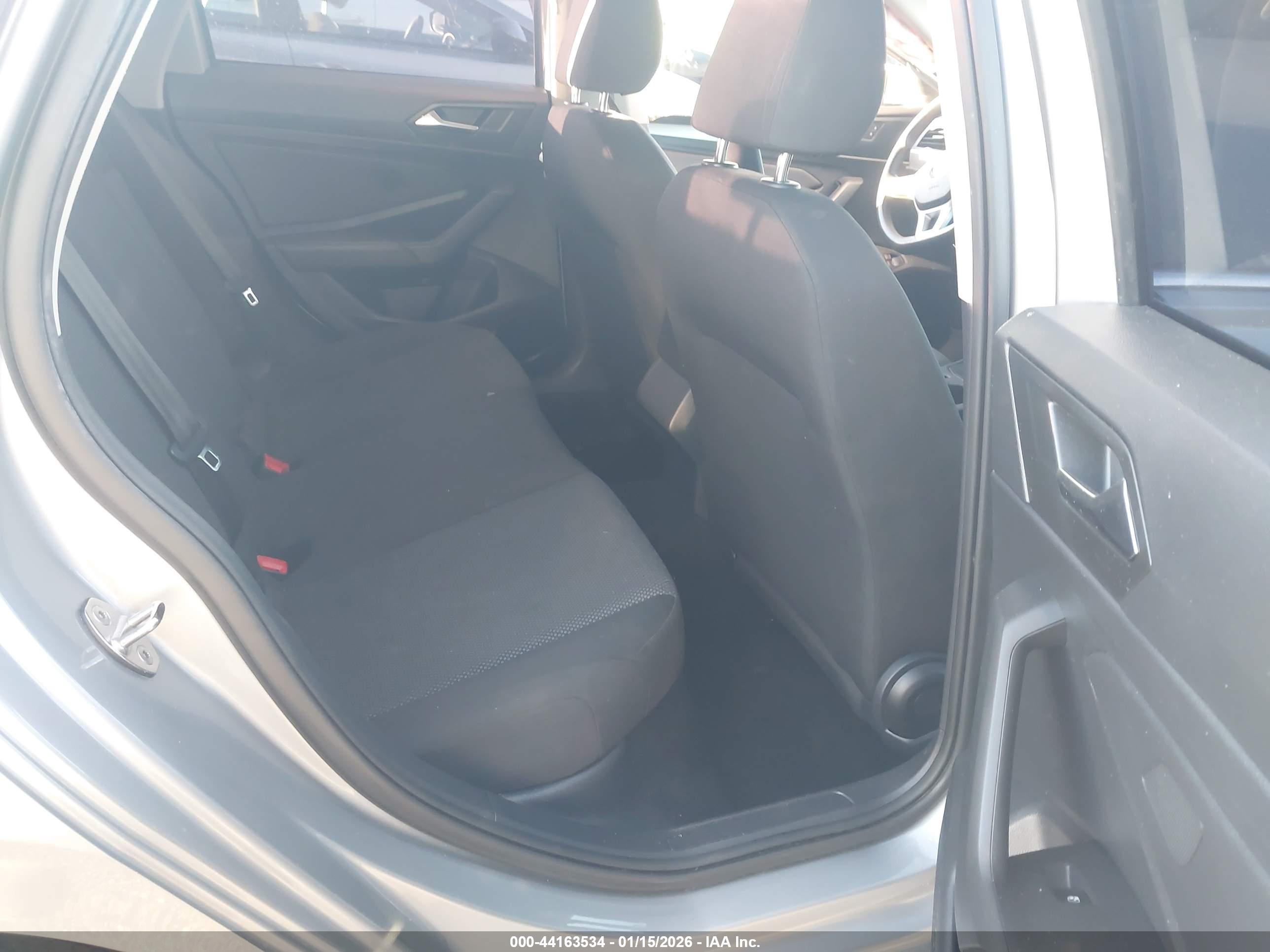VOLKSWAGEN JETTA image 8