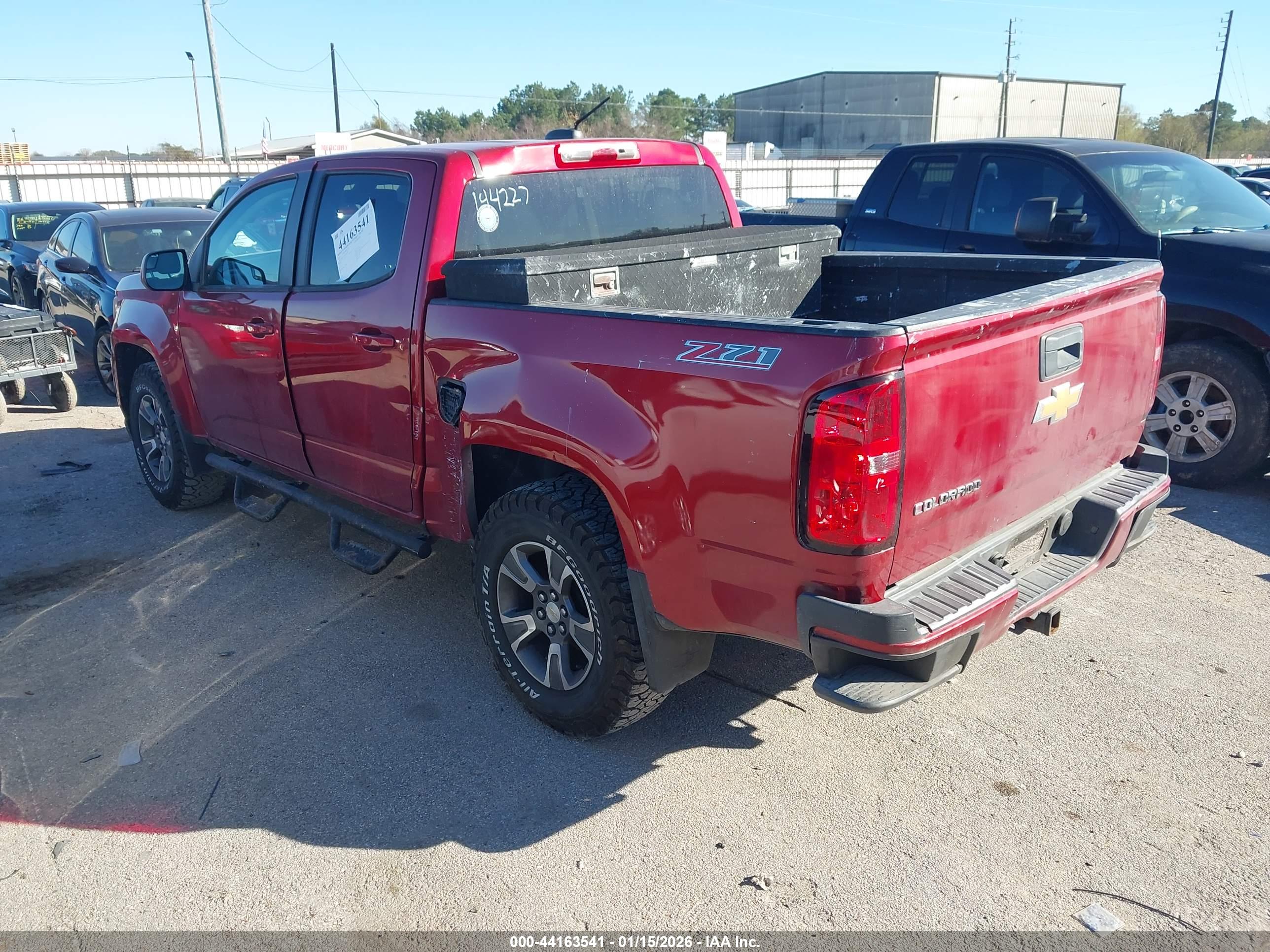 CHEVROLET COLORADO image 3