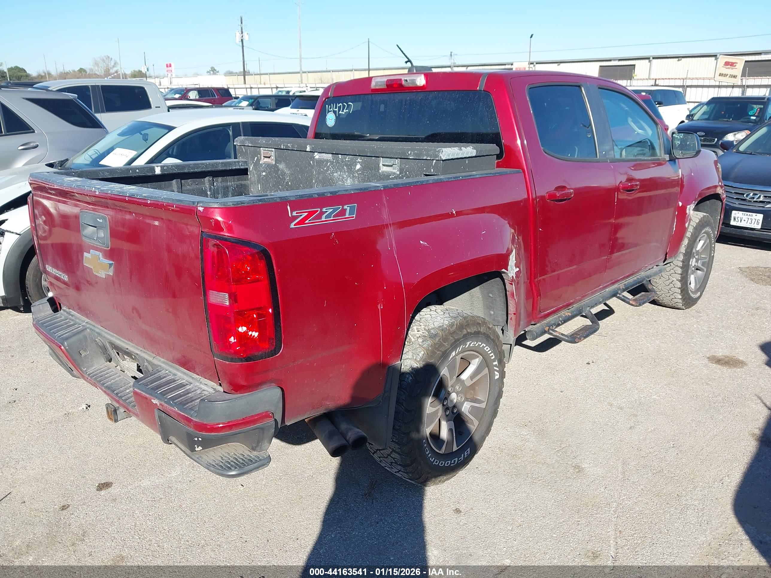 CHEVROLET COLORADO image 4