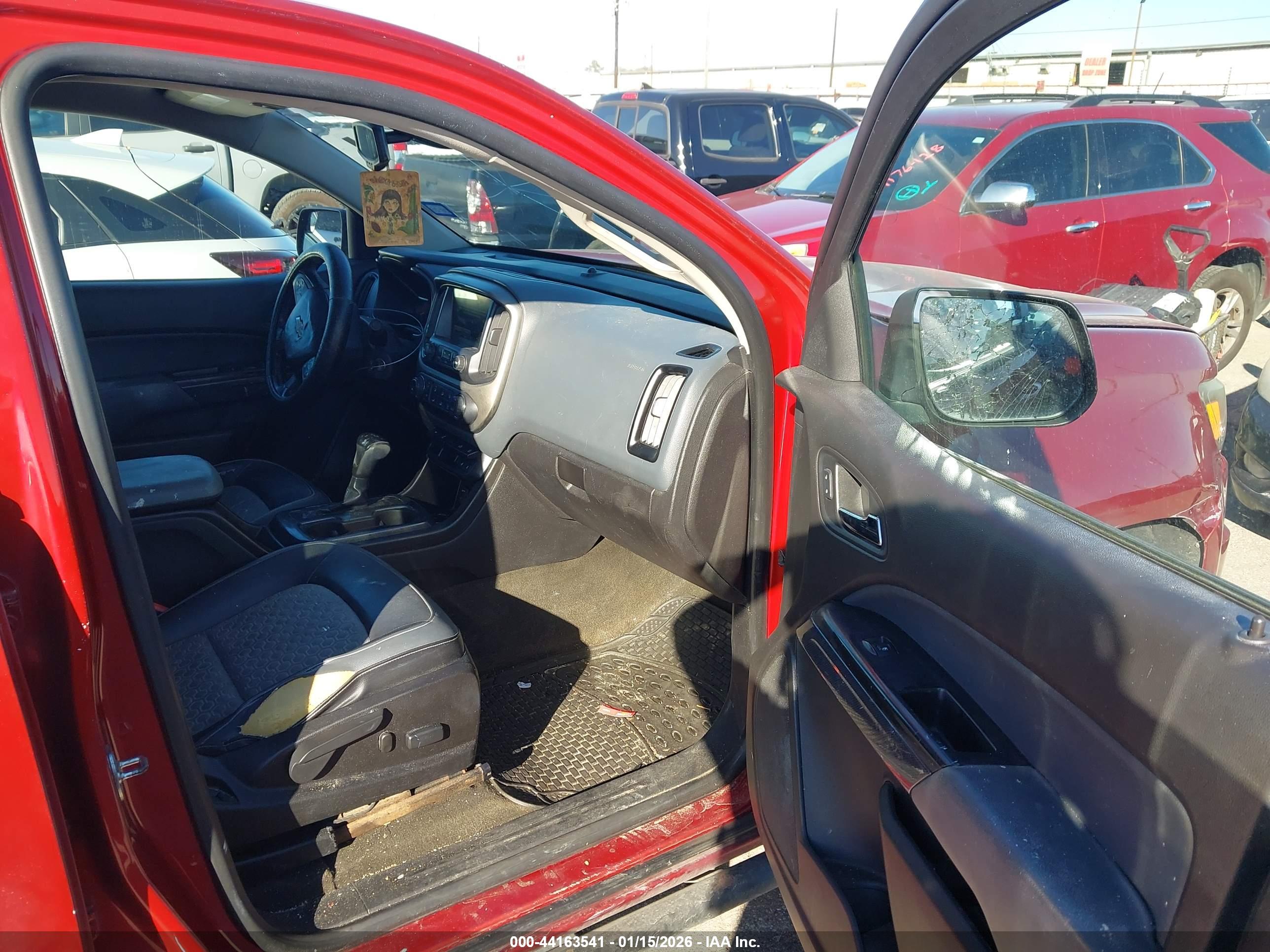 CHEVROLET COLORADO image 5