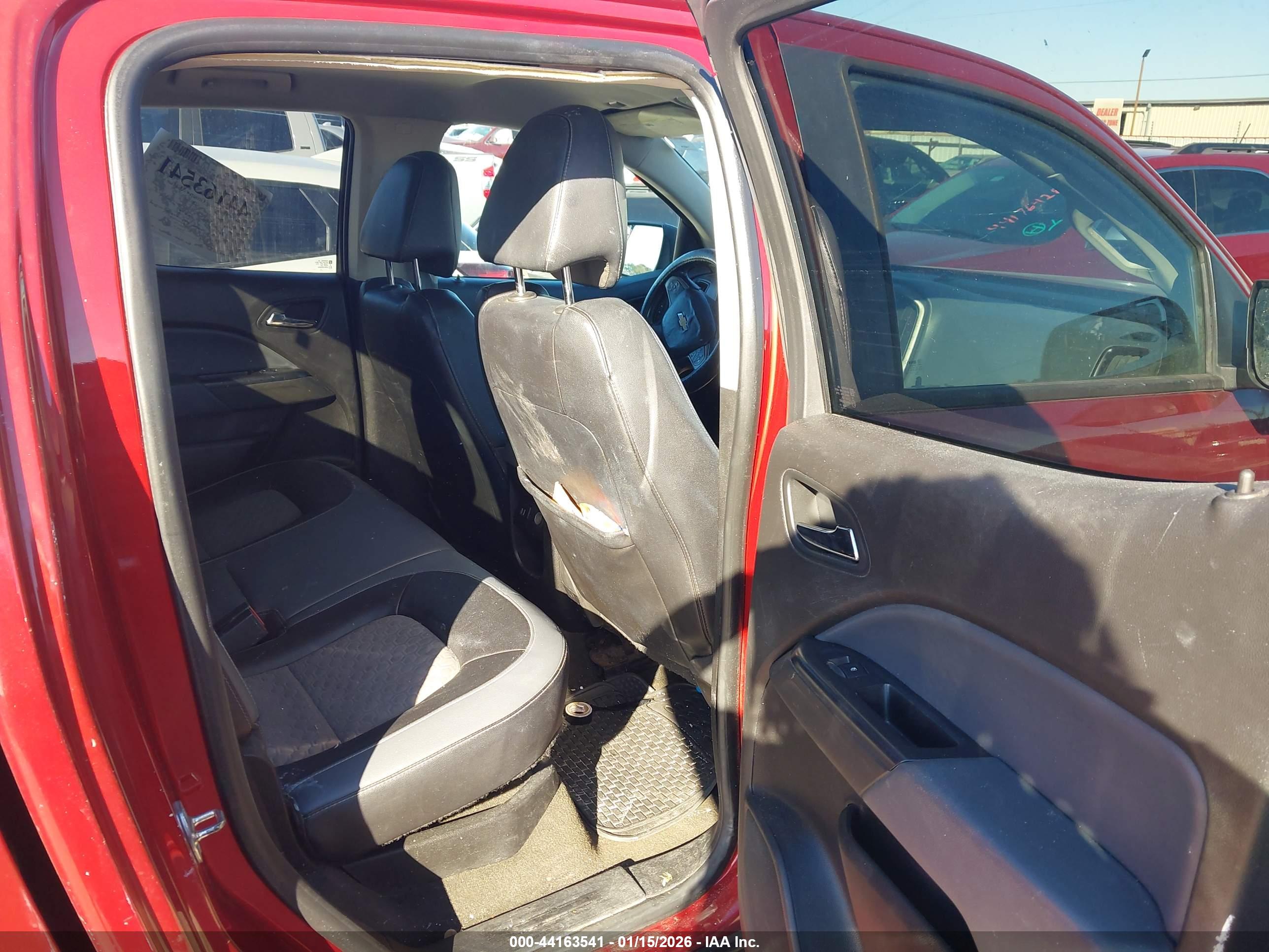 CHEVROLET COLORADO image 8