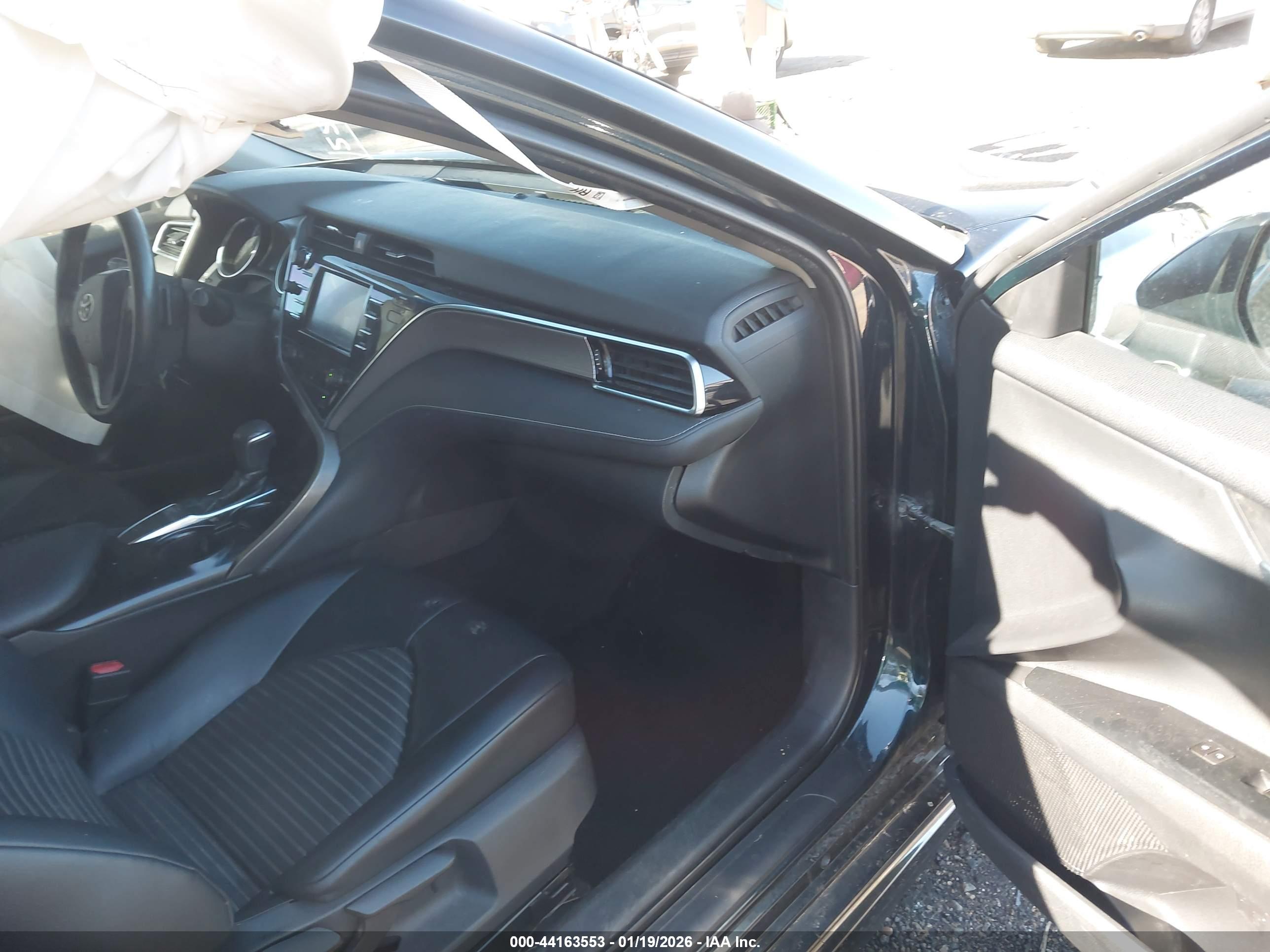 TOYOTA CAMRY image 5
