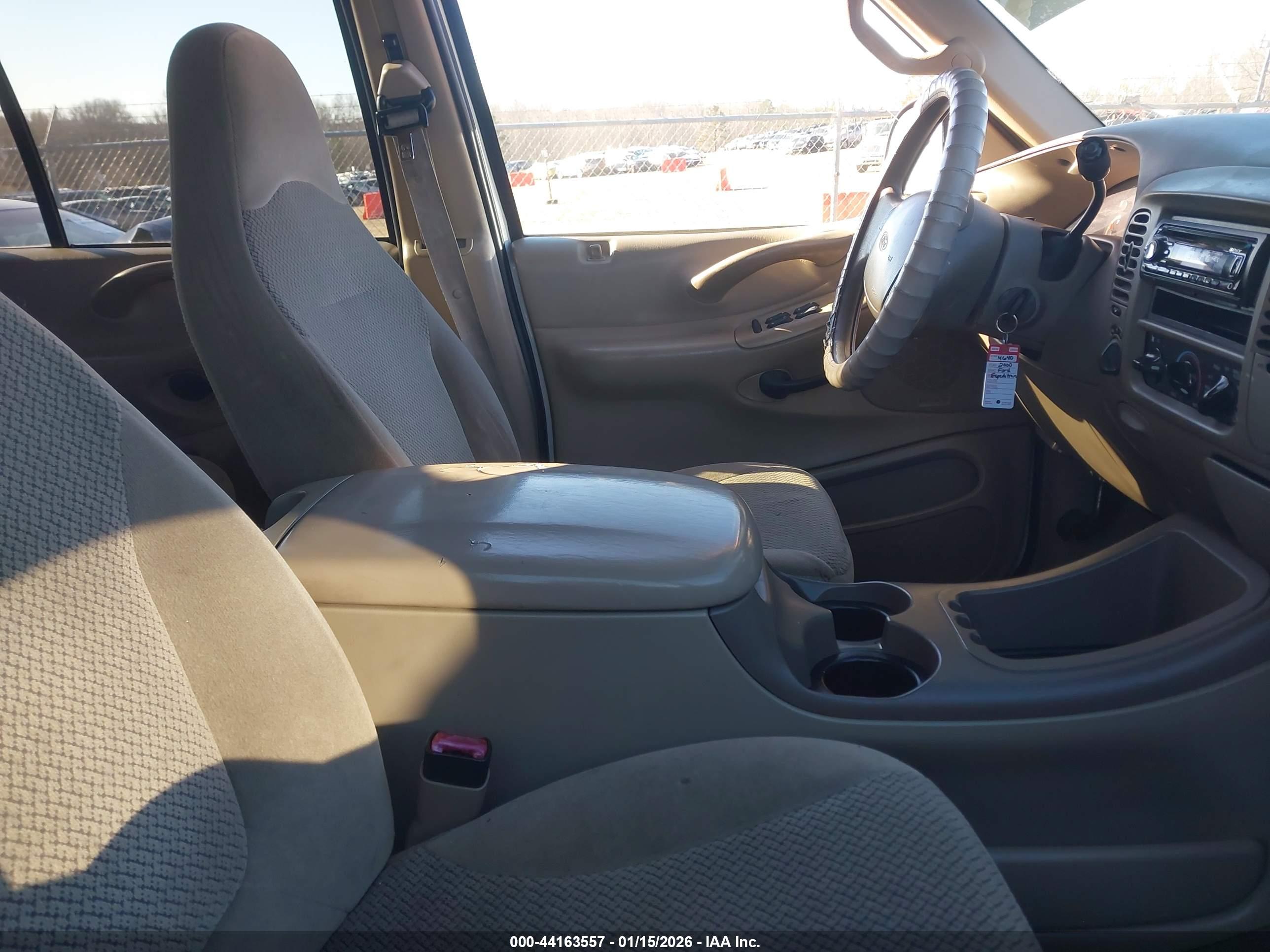 FORD EXPEDITION image 5