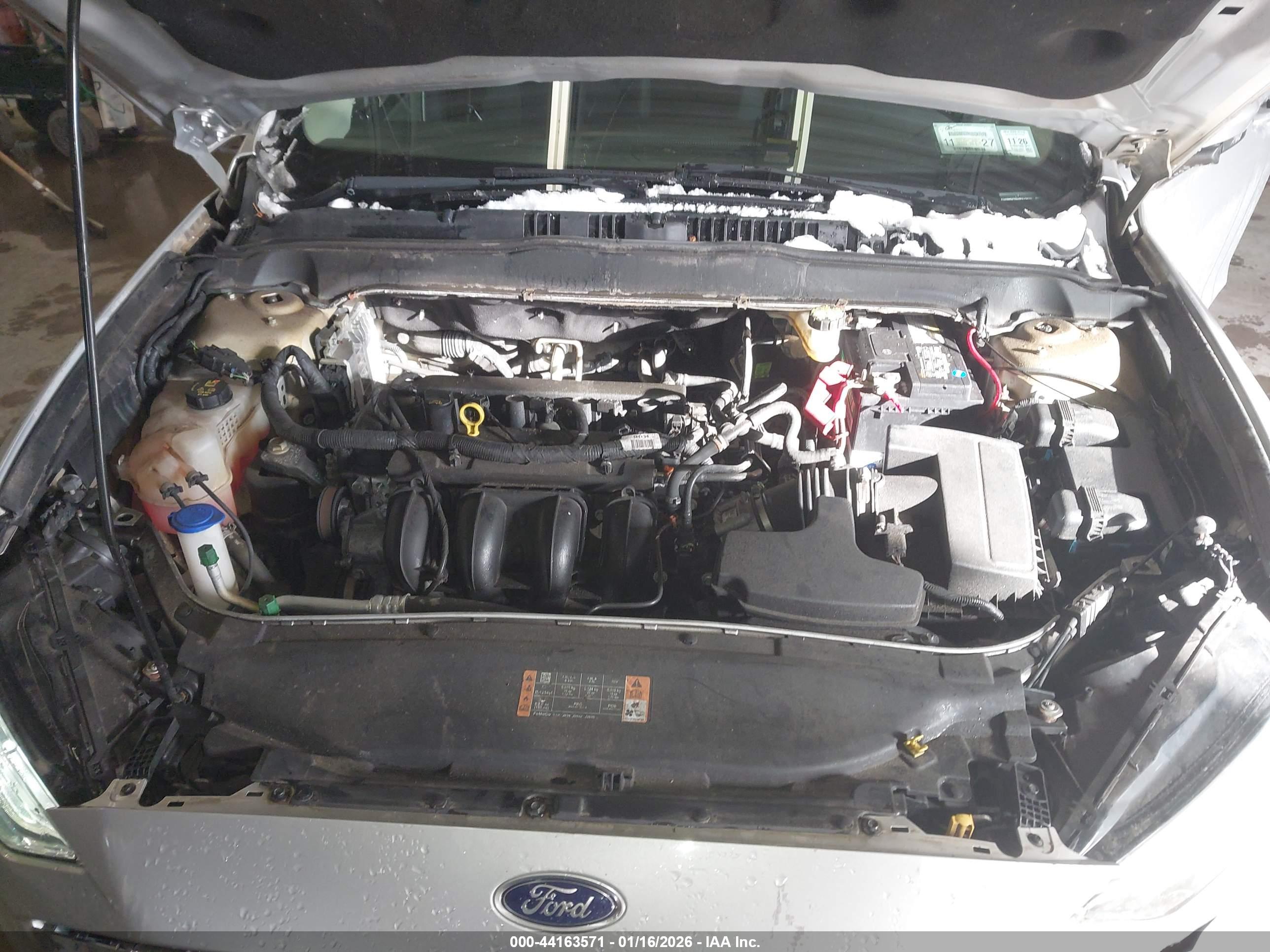 FORD FUSION image 10