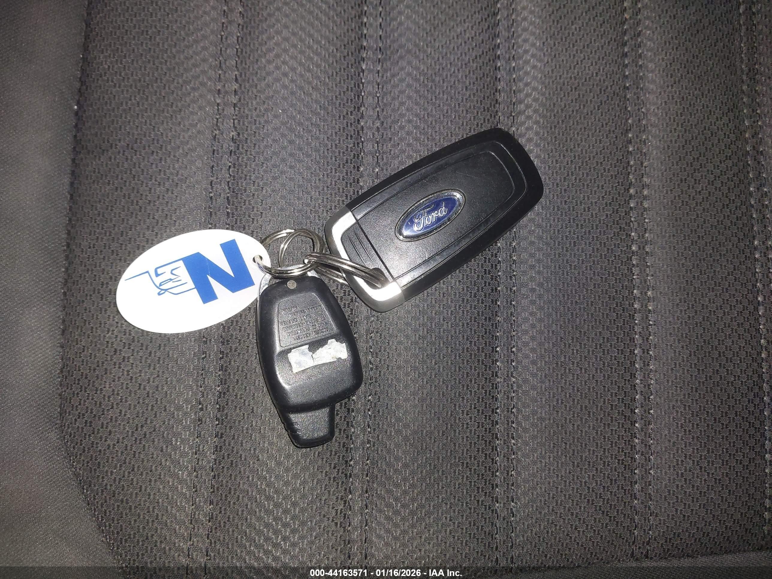 FORD FUSION image 11