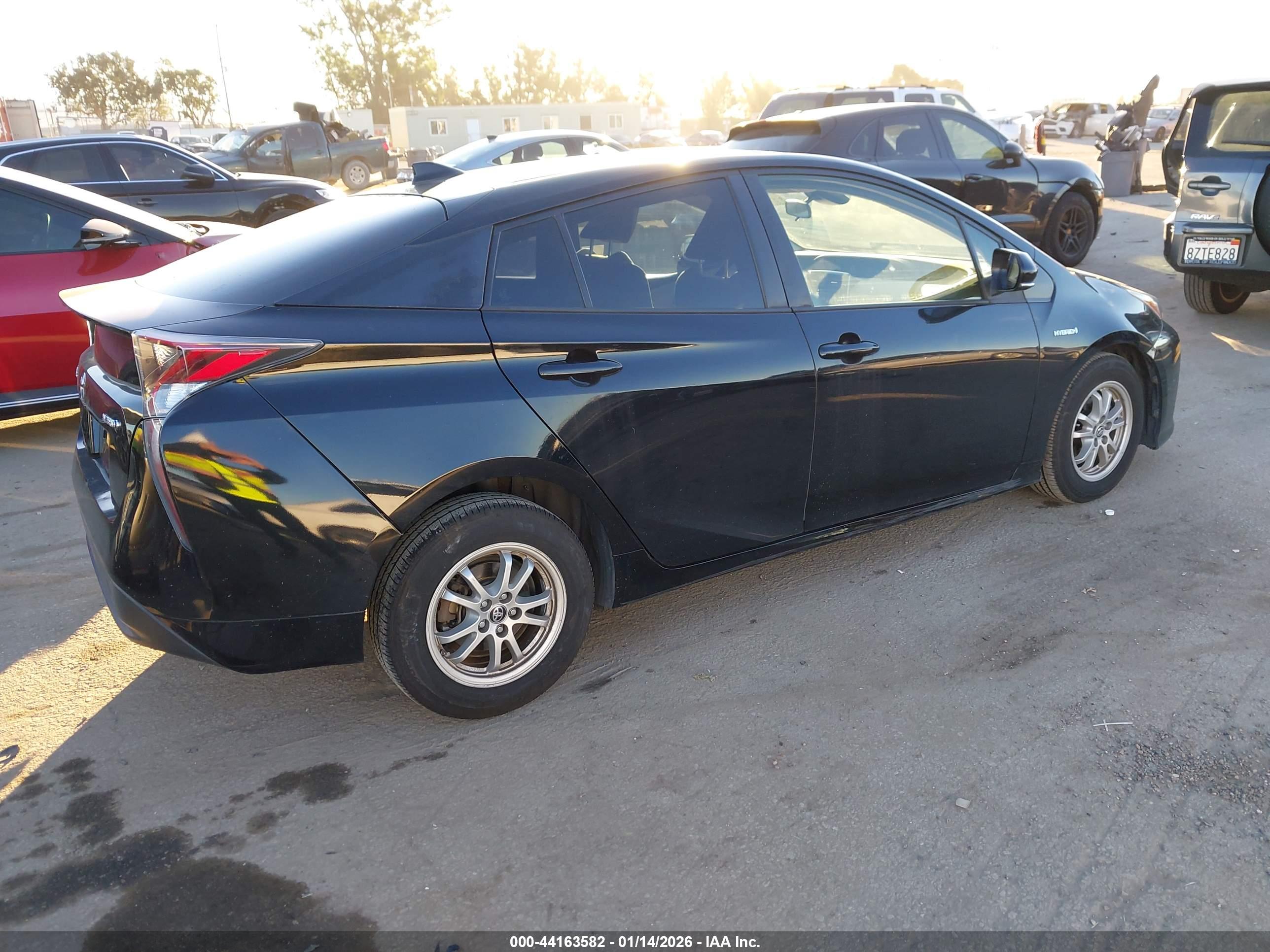 TOYOTA PRIUS image 4